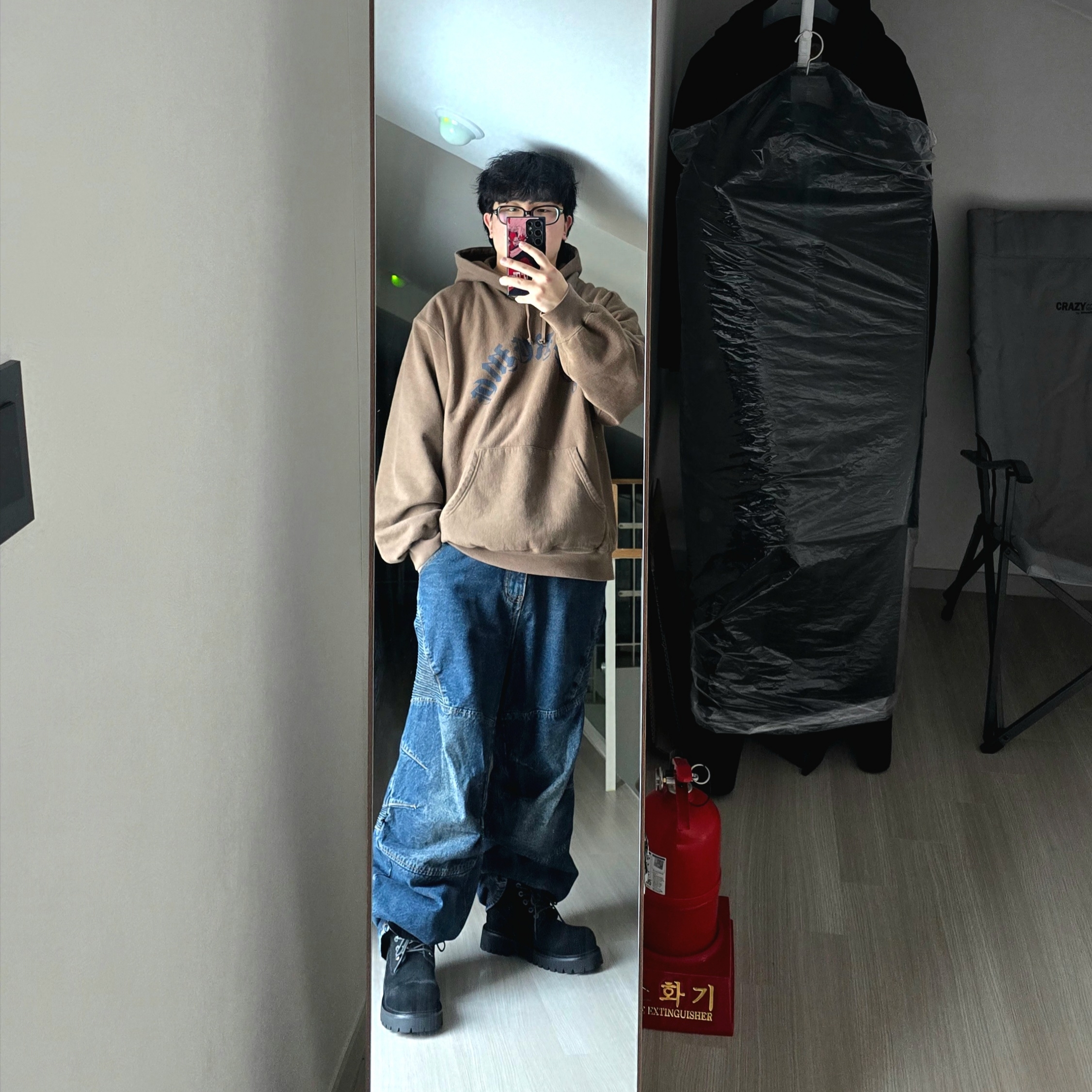 Supreme Printed Arc Hooded Sweatshirt Dusty Brown - 24FW, Kinchi x My Name Is Peter Boots - 888 (a) Yellow 착용 스타일 - 2