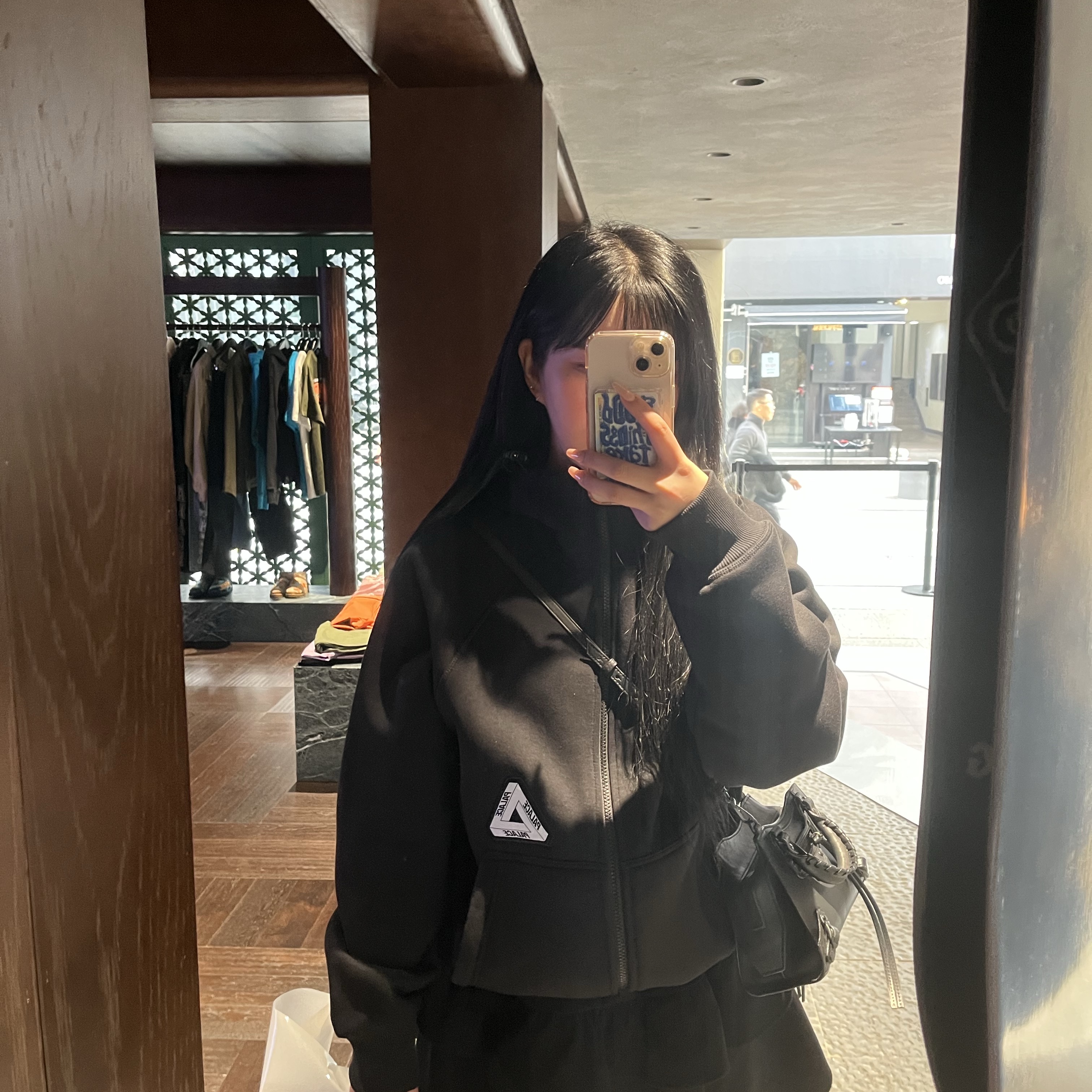 Palace Thermal Bonded Cap Hood Black - 24FW 착용 스타일