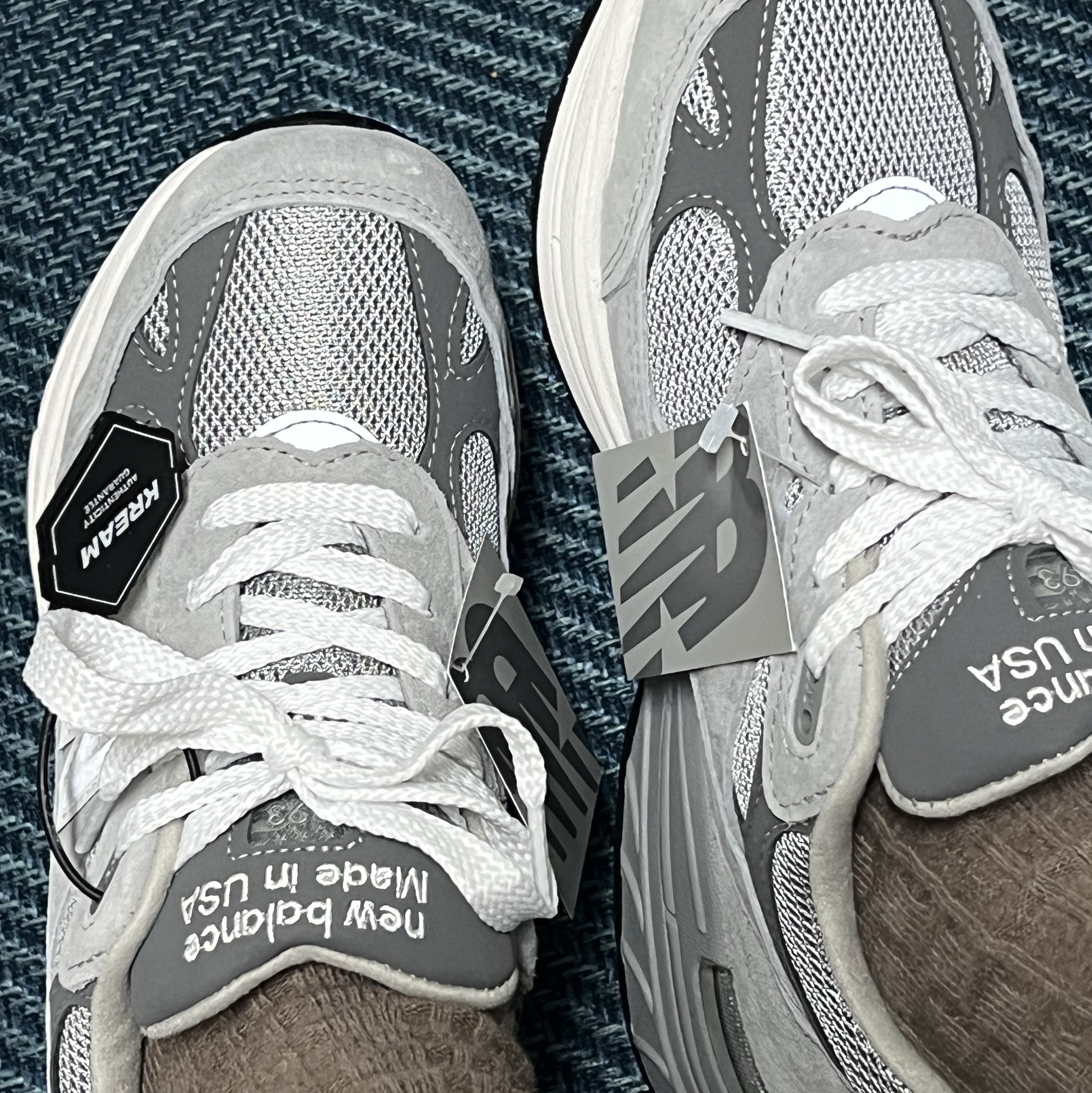 (W) New Balance 993 Made in USA Grey - B Standard 착용 스타일