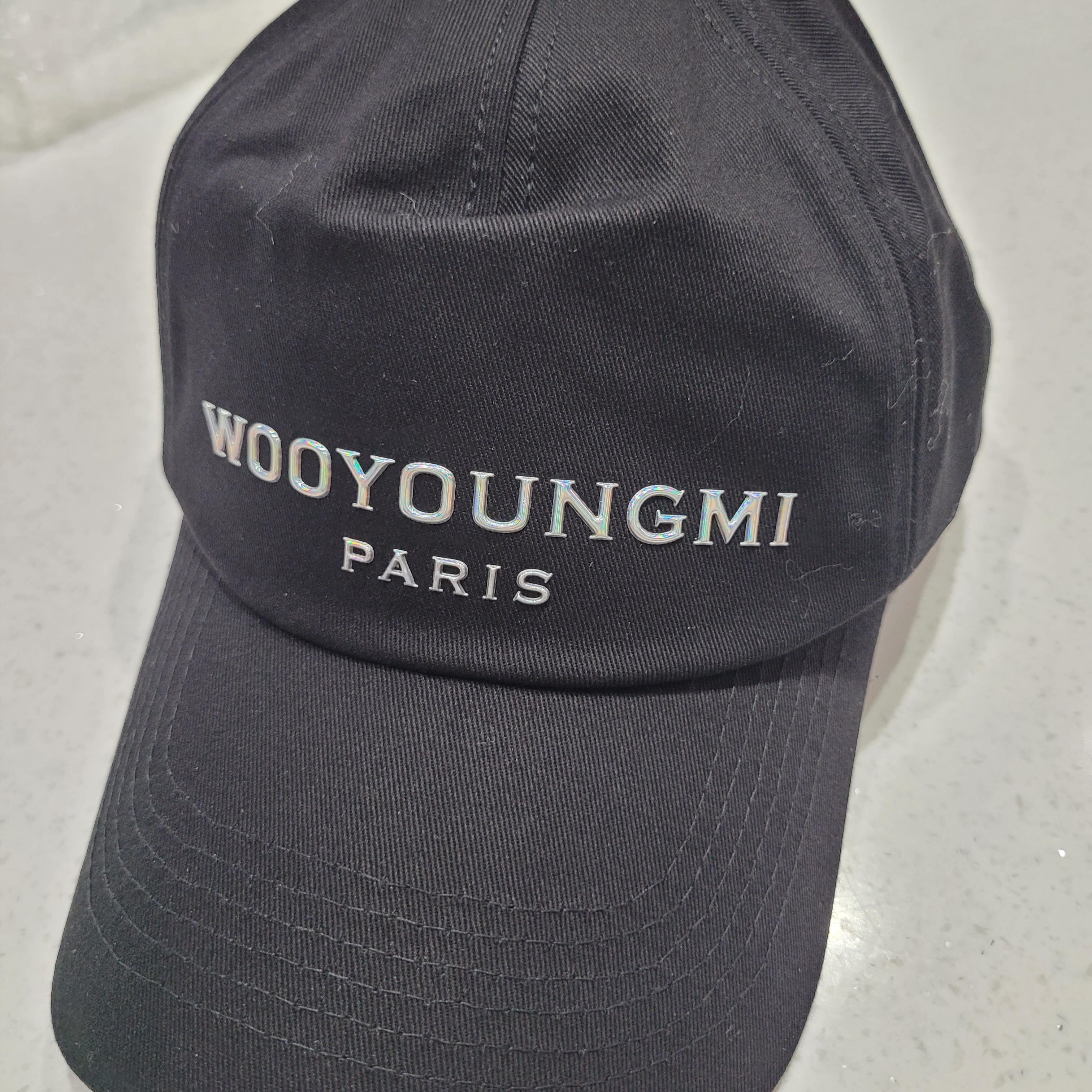 Wooyoungmi Aurora Embossed Ball Cap Black - 24SS 착용 스타일