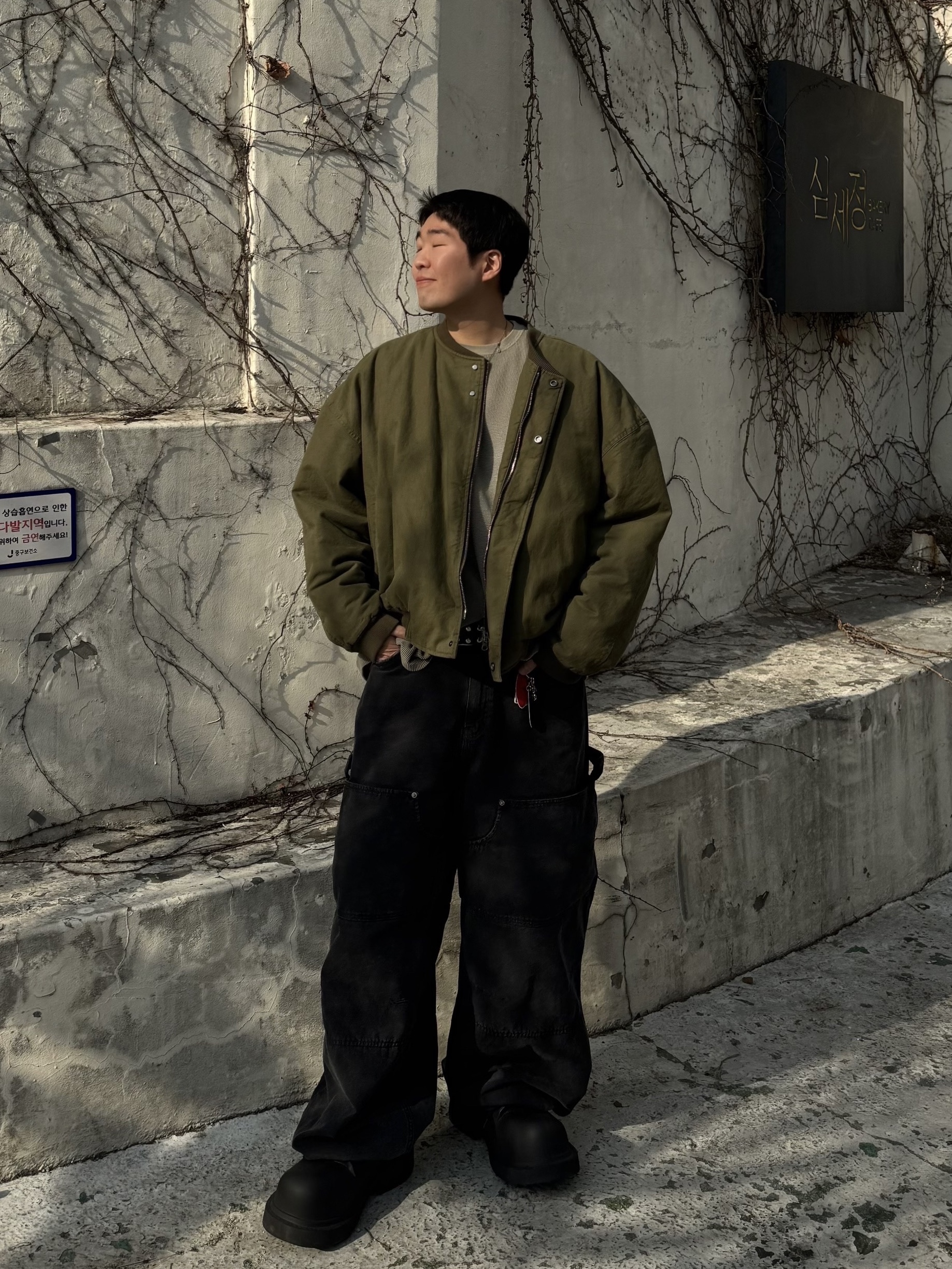 Nonnod Sulfur Dye Serge Bomber Jacket Vintage Khaki, Balenciaga Steroid Derby Black 착용 스타일 - 3