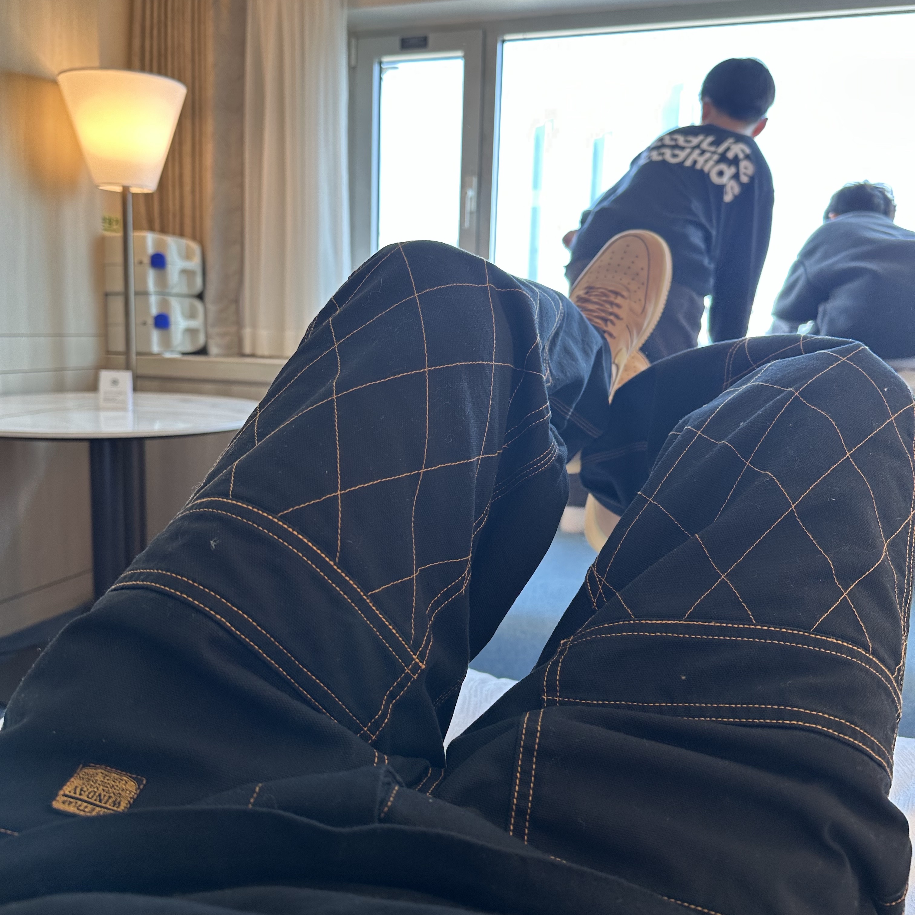 Kapital Thin Canvas Lumber Pants Black 착용 스타일 - 2