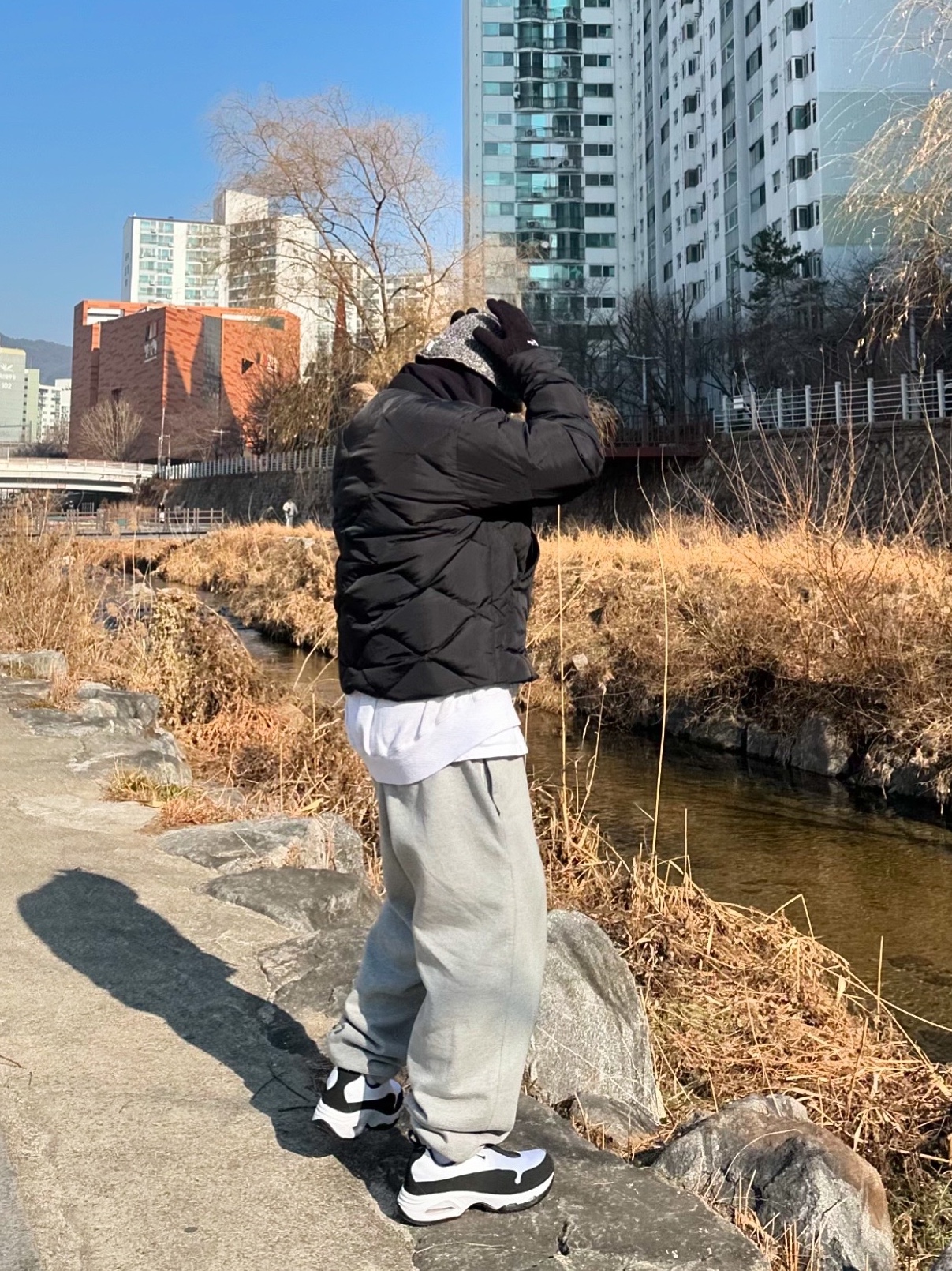 Nike NRG Solo Swoosh Fleece Pants Dark Grey Heather - Asia, Nike x Comme des Garcons Homme Plus Air Max Sunder SP White Black 착용 스타일 - 1