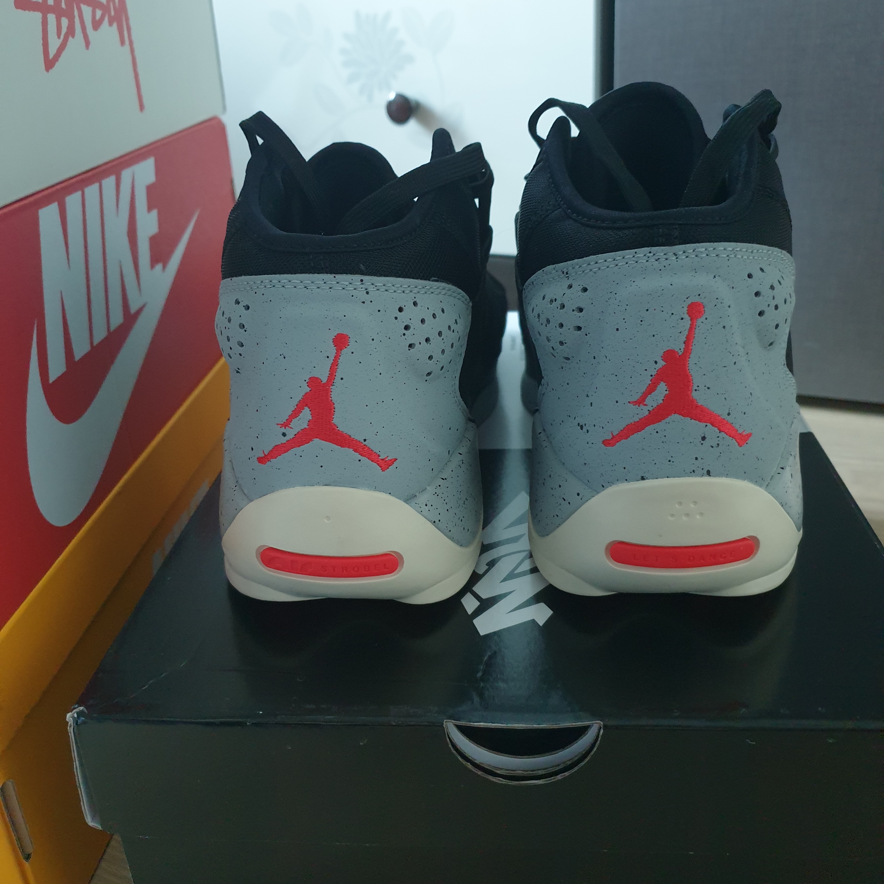 Jordan Zion 2 Black Light Smoke Grey 착용 스타일 - 6