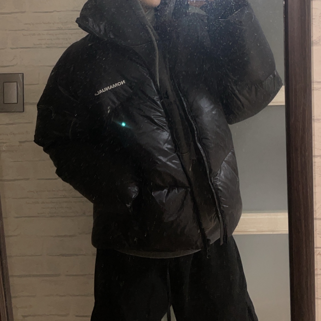 Uniqlo C Souffle Yarn Chunky Stole Gray, Asics Gel-Nimbus 10.1 Black Midnight 착용 스타일 - 7