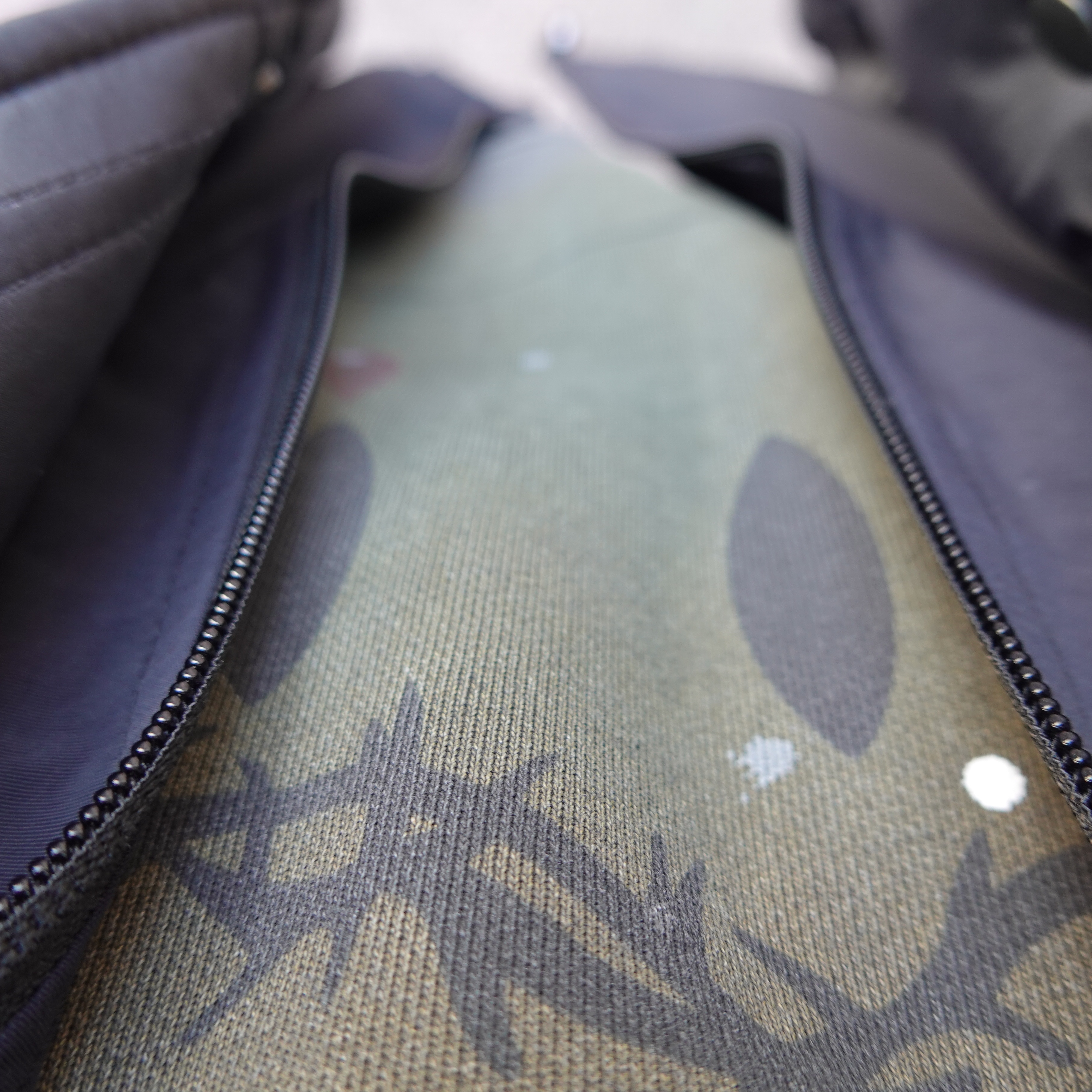 Supreme x Hysteric Glamour Track Jacket Black - 24FW, Kapital Stuntman & Woman Smooth Jersey Baggy Track Pants Banner Stripe Navy 착용 스타일 - 2