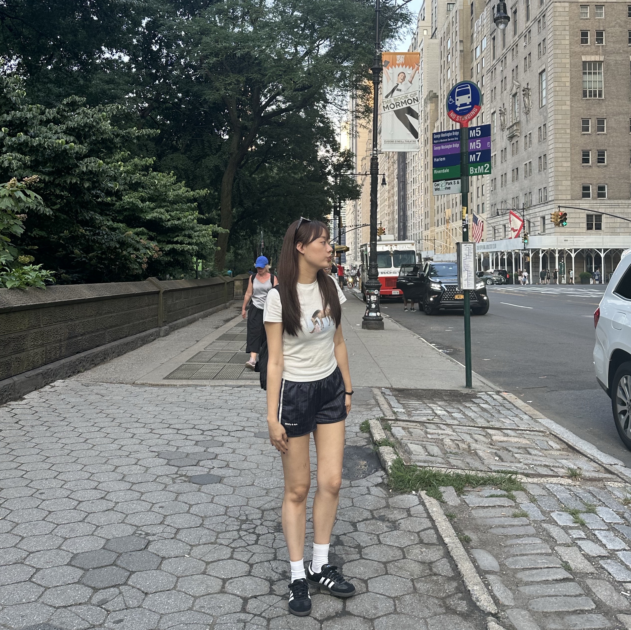 (W) Adidas x Sporty & Rich Shorts Legend Ink - US Sizing 착용 스타일 - 2