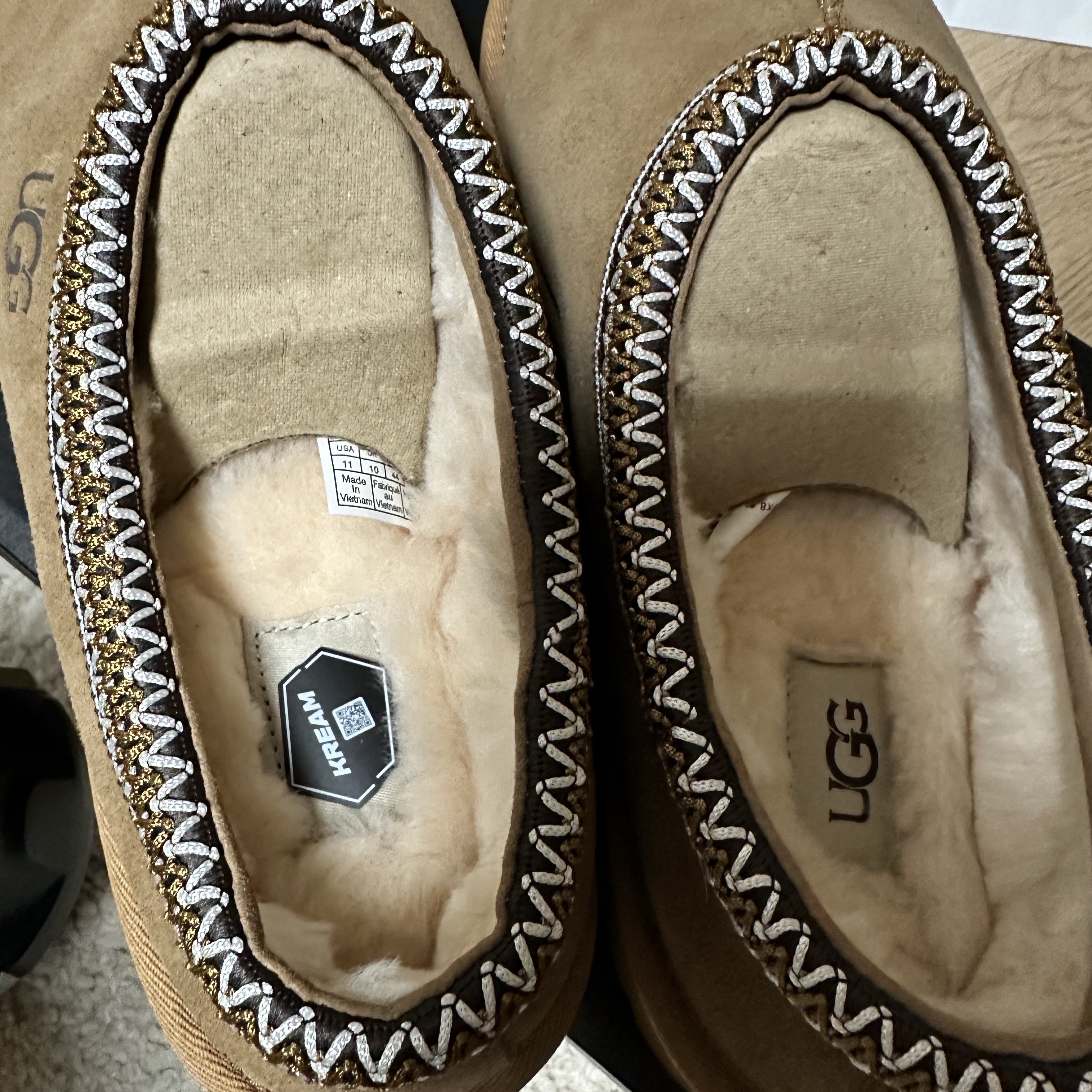 UGG Tasman Slipper Chestnut 착용 스타일 - 1