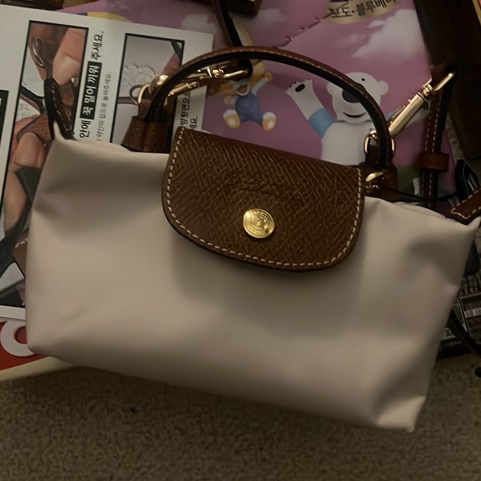 Longchamp Le Pliage Original Handle Pouch Paper 착용 스타일