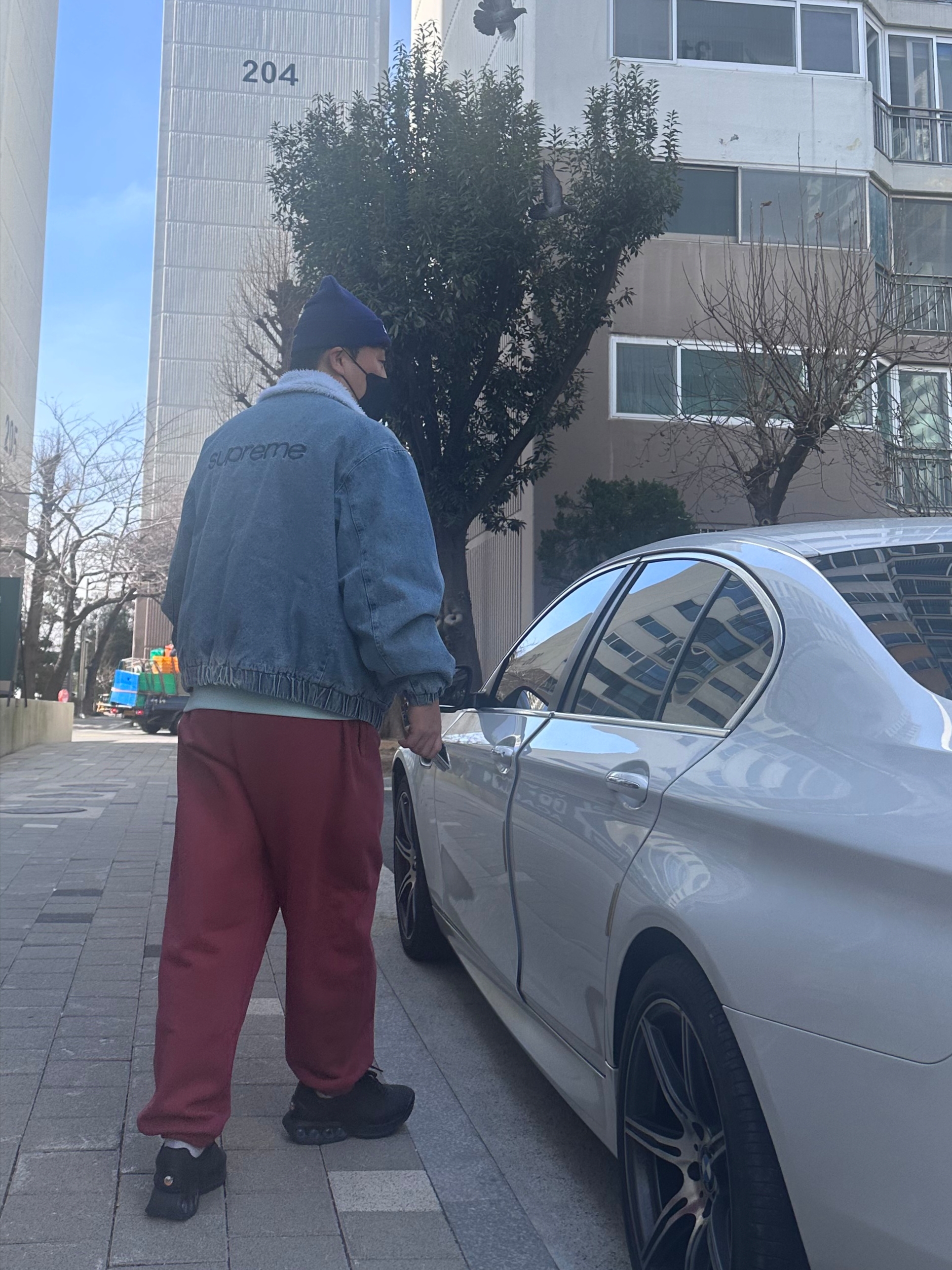 Nike Air Max Dn Black Grey, Supreme Faux Shearling Lined Bomber Jacket Denim - 24FW 착용 스타일