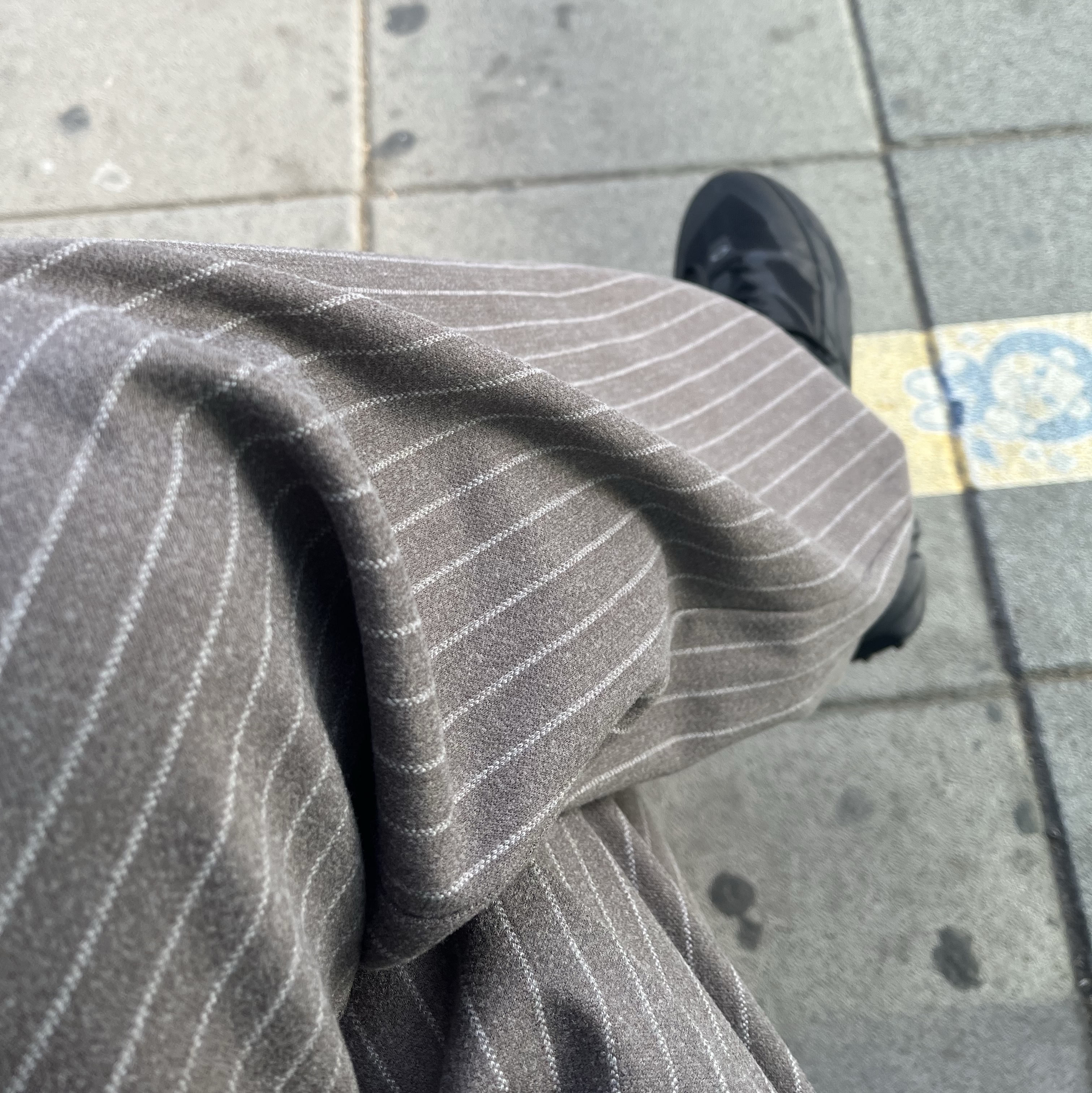 Hono Report Easy Big Pants Oat Stripe, Oakley Light Breathe Triple Black 착용 스타일