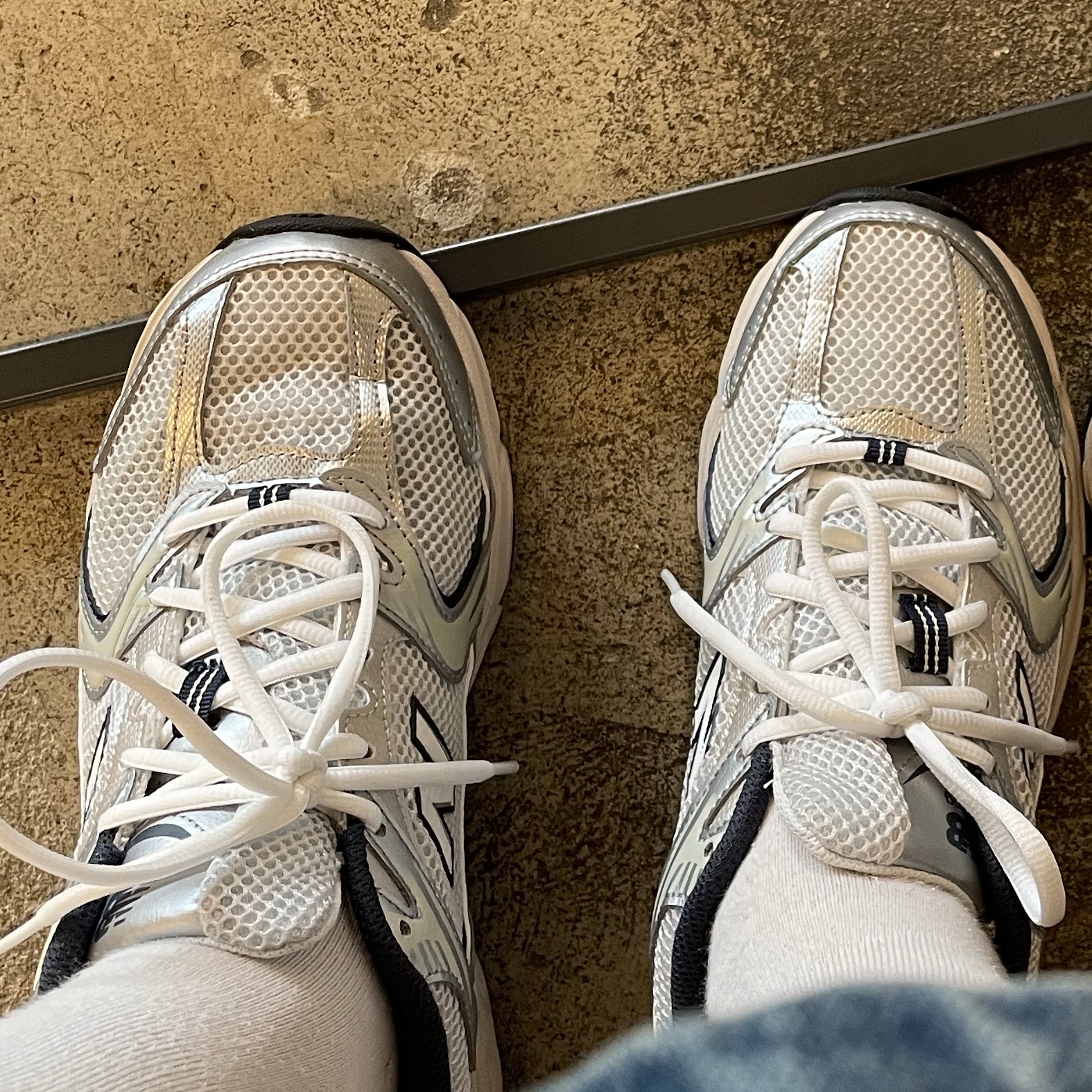 New Balance 530 Steel Grey 착용 스타일