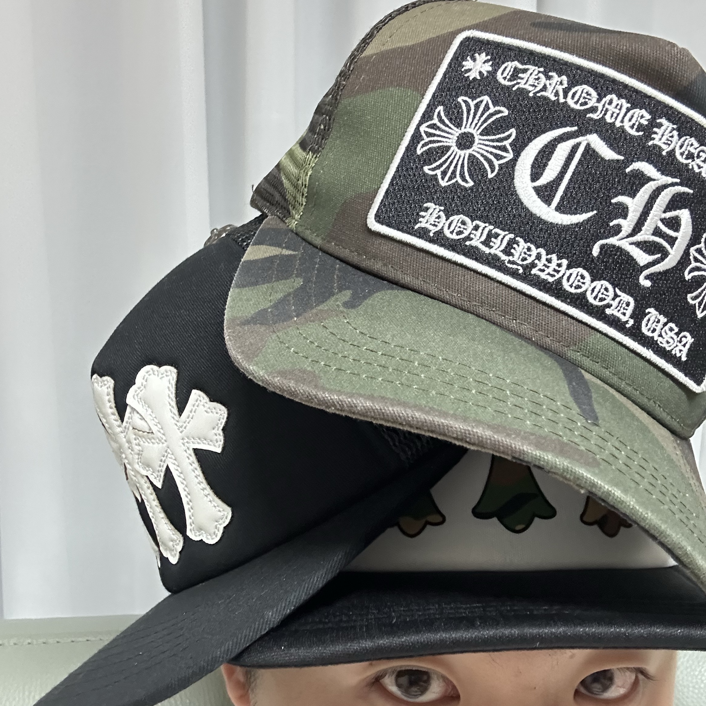 Chrome Hearts King Taco Foam Front Mesh Trucker Hat Black White Camo 착용 스타일