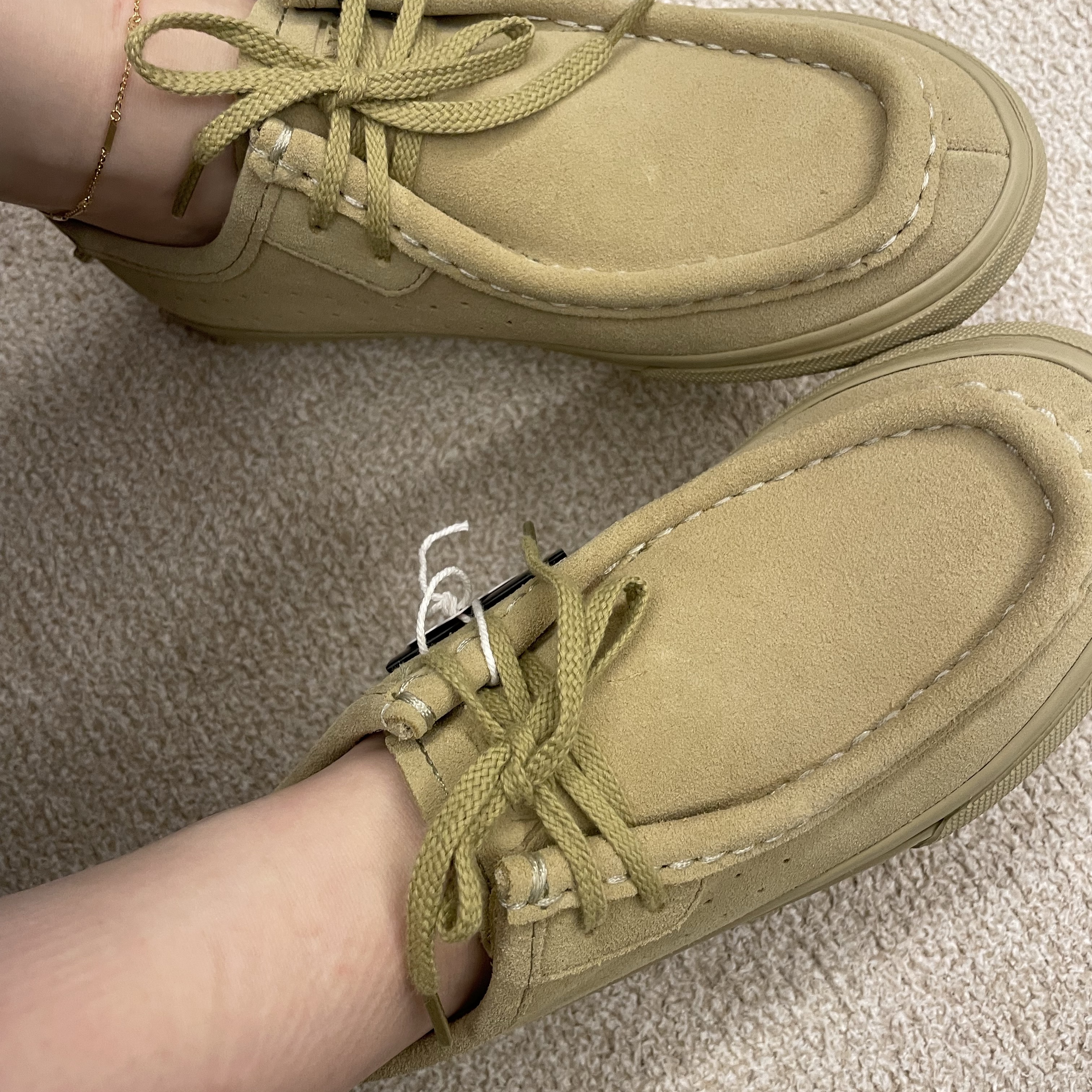 Vans Carver Low Sand Beige 착용 스타일