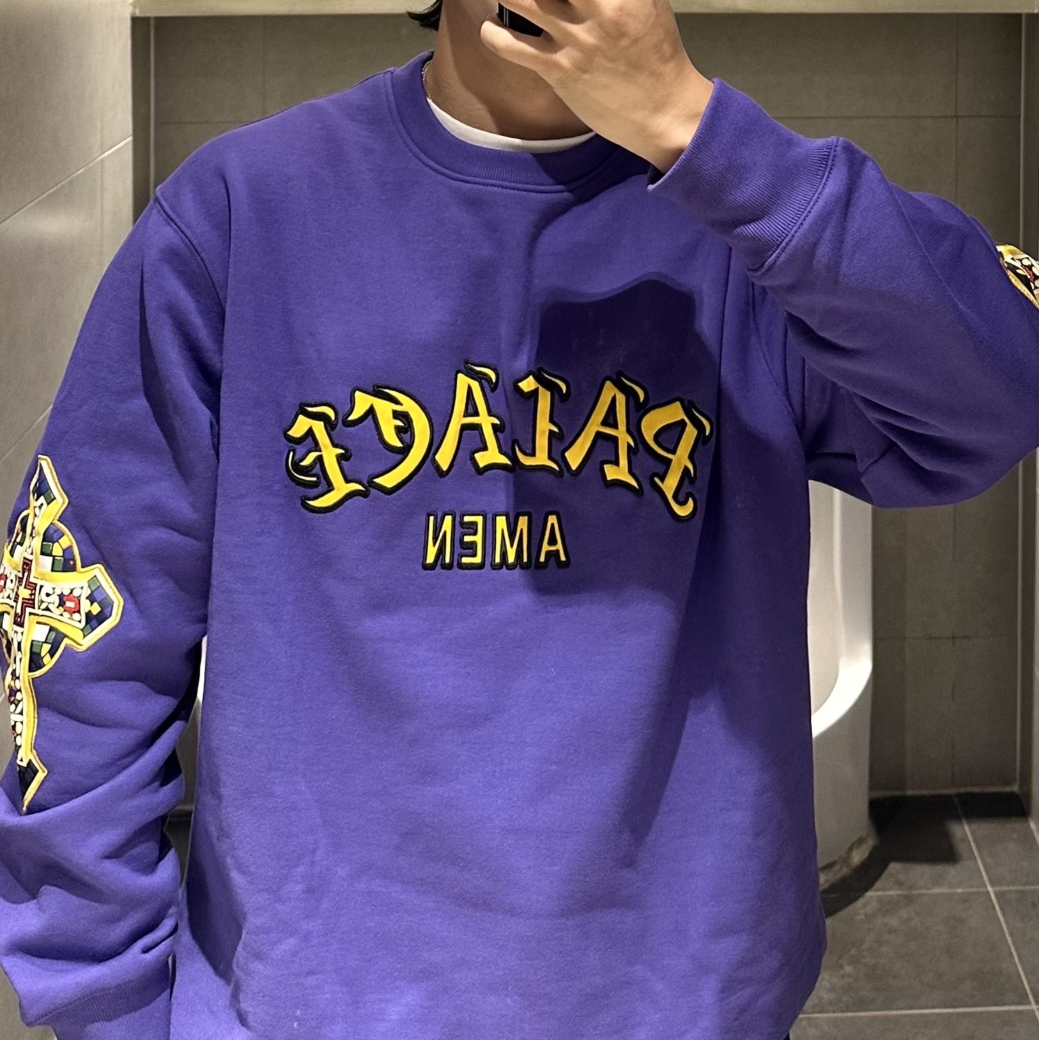 Palace Saints Crew Deeper Blue - 24SS 착용 스타일