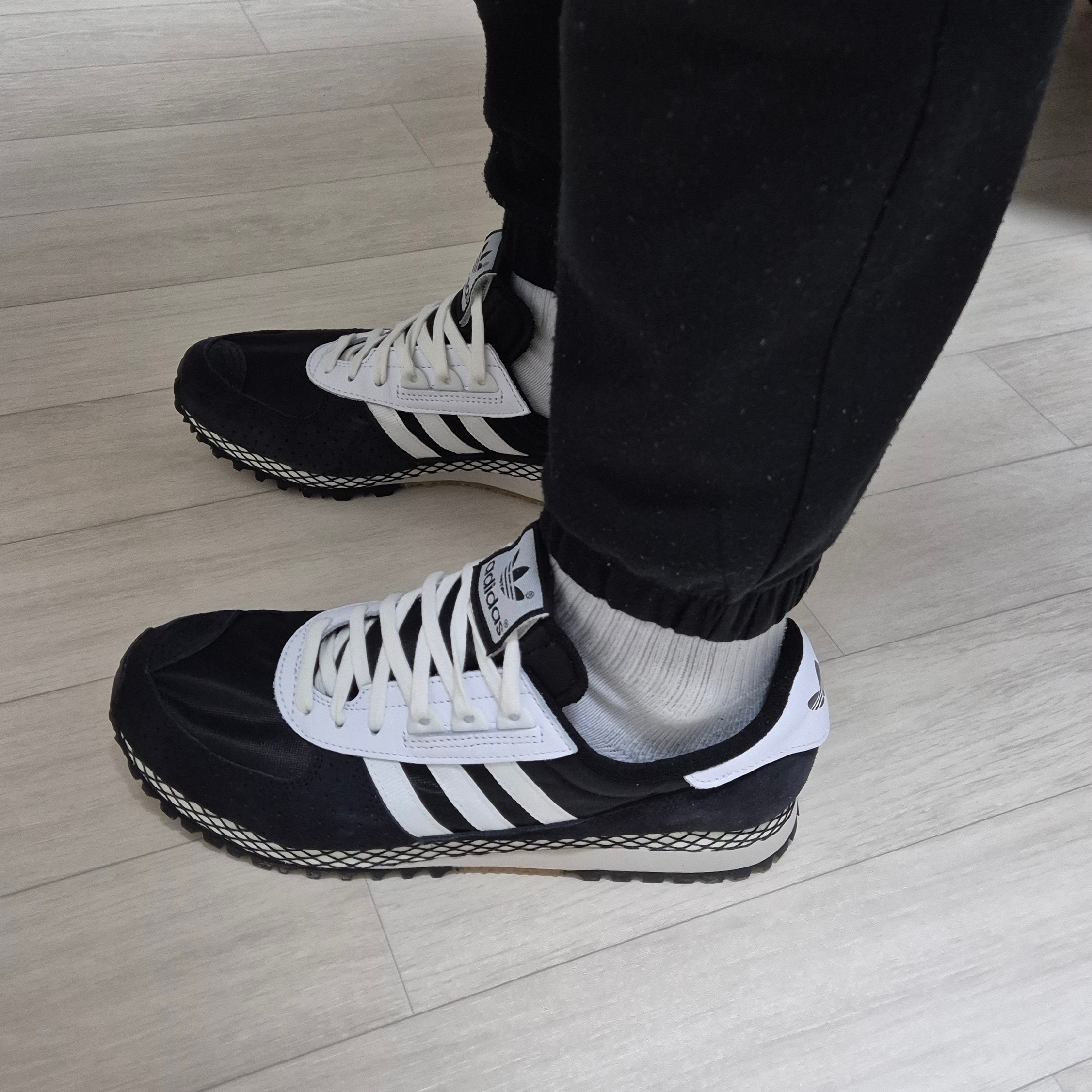 Adidas City Marathon PT Core Black 착용 스타일 - 1