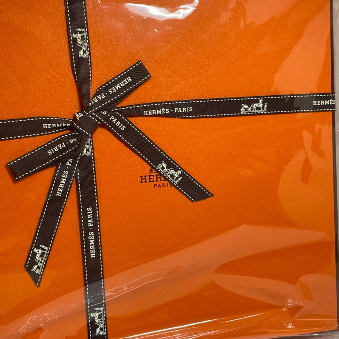 (W) Hermes on The Beach Scarf 90 Creme Menthol Ebene 착용 스타일 - 3