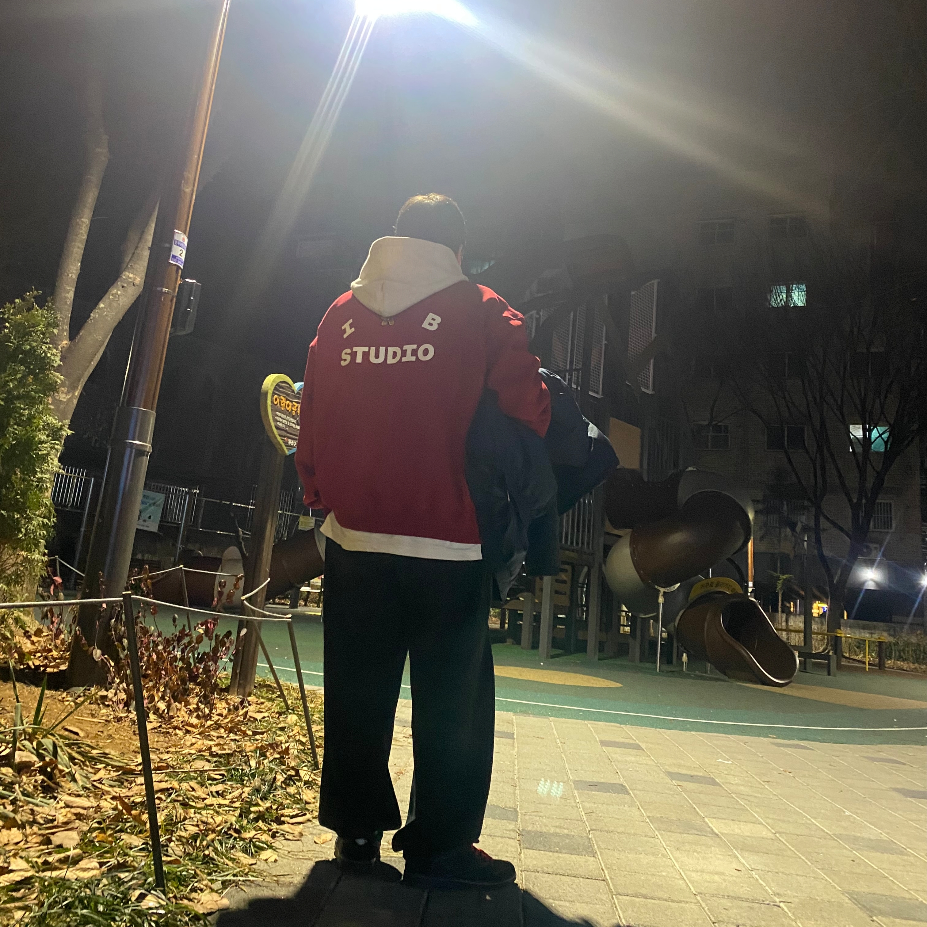 IAB Studio 24 Christmas Hoodie Burgundy Oatmeal, Jordan 1 x Travis Scott Retro Low OG SP Black Phantom 착용 스타일