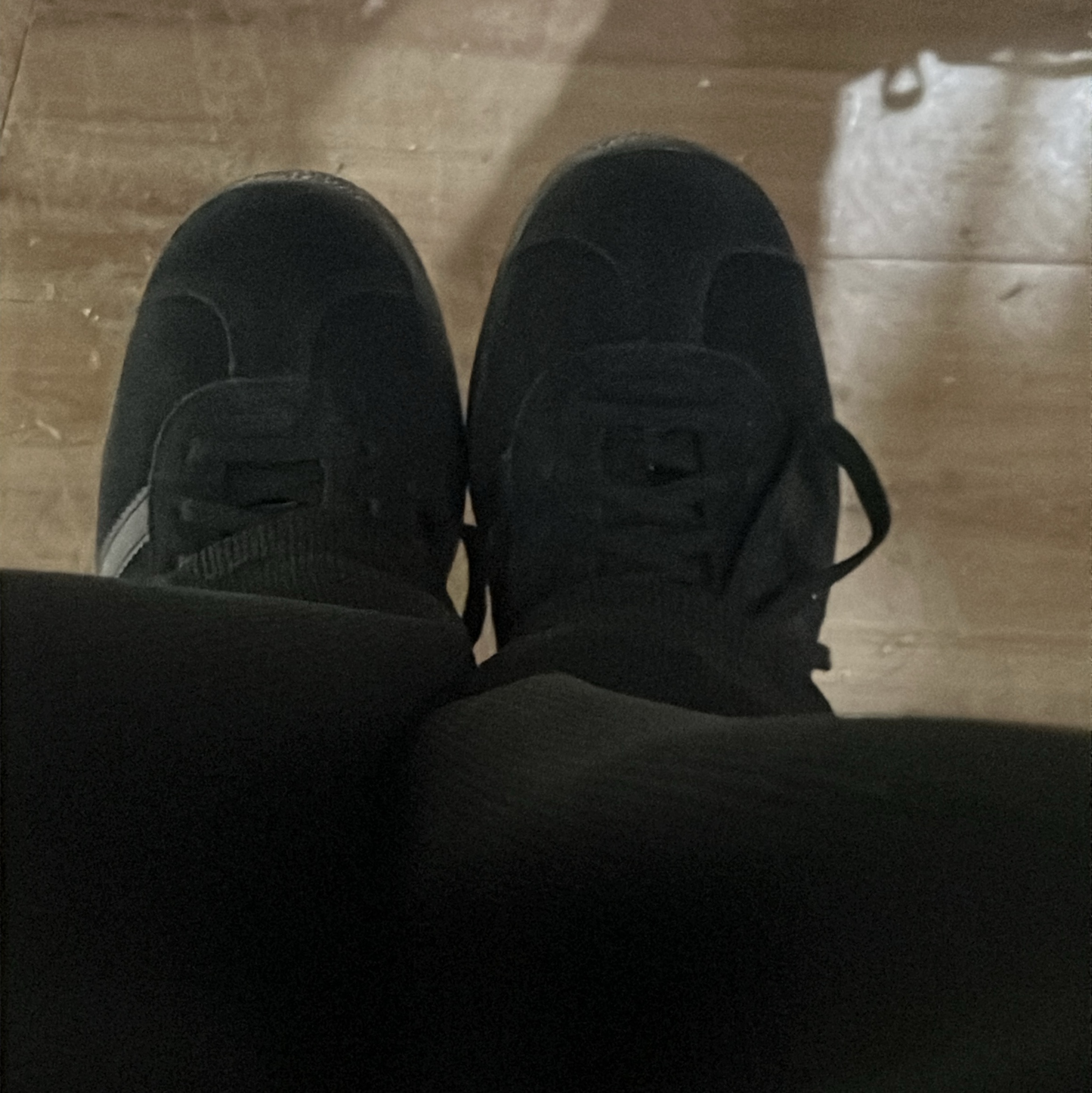 Adidas Gazelle Triple Black 착용 스타일