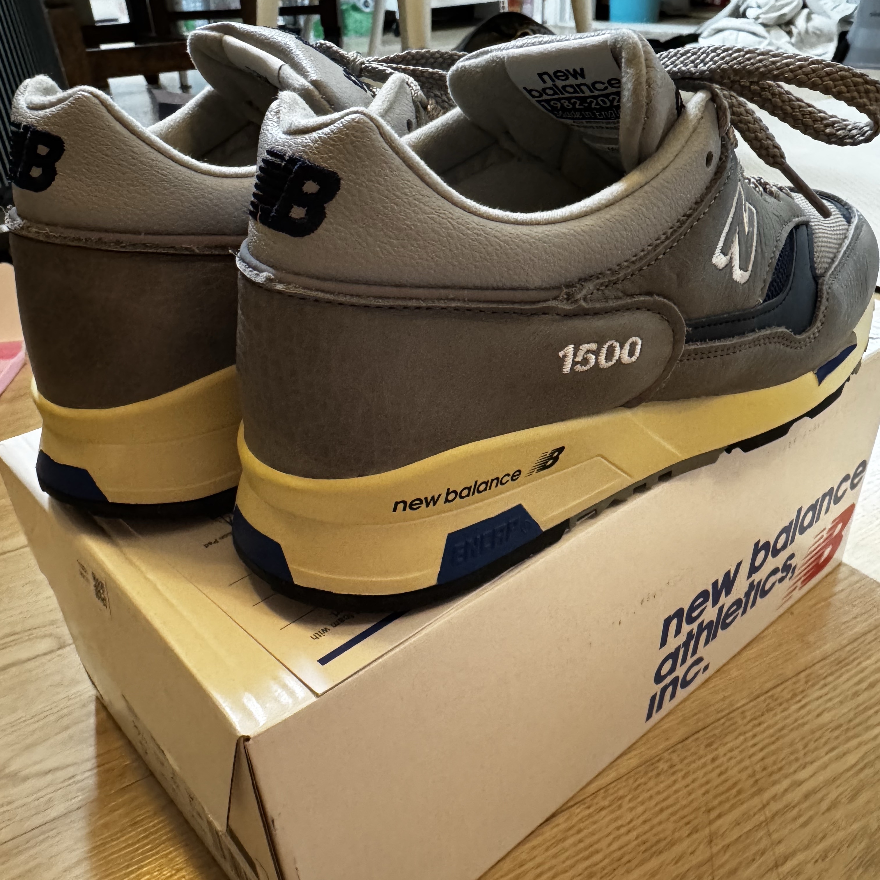 New Balance 1500 Made in UK 40th Anniversary Grey Blue 착용 스타일 - 3