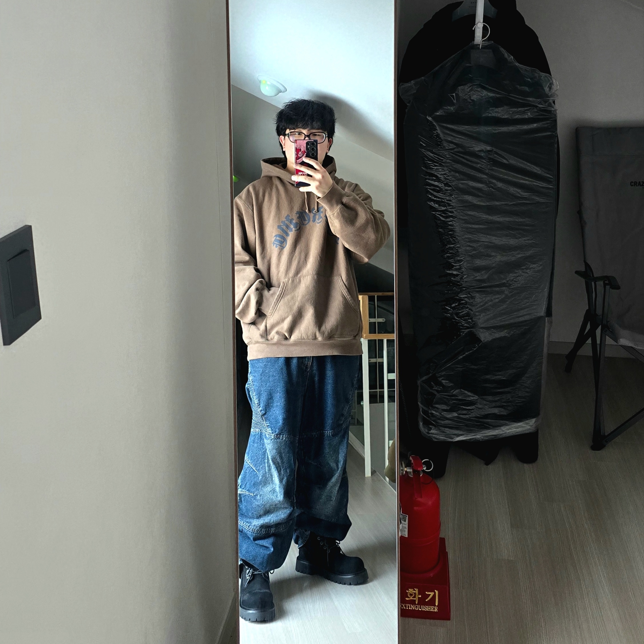Supreme Printed Arc Hooded Sweatshirt Dusty Brown - 24FW, Kinchi x My Name Is Peter Boots - 888 (a) Yellow 착용 스타일 - 3