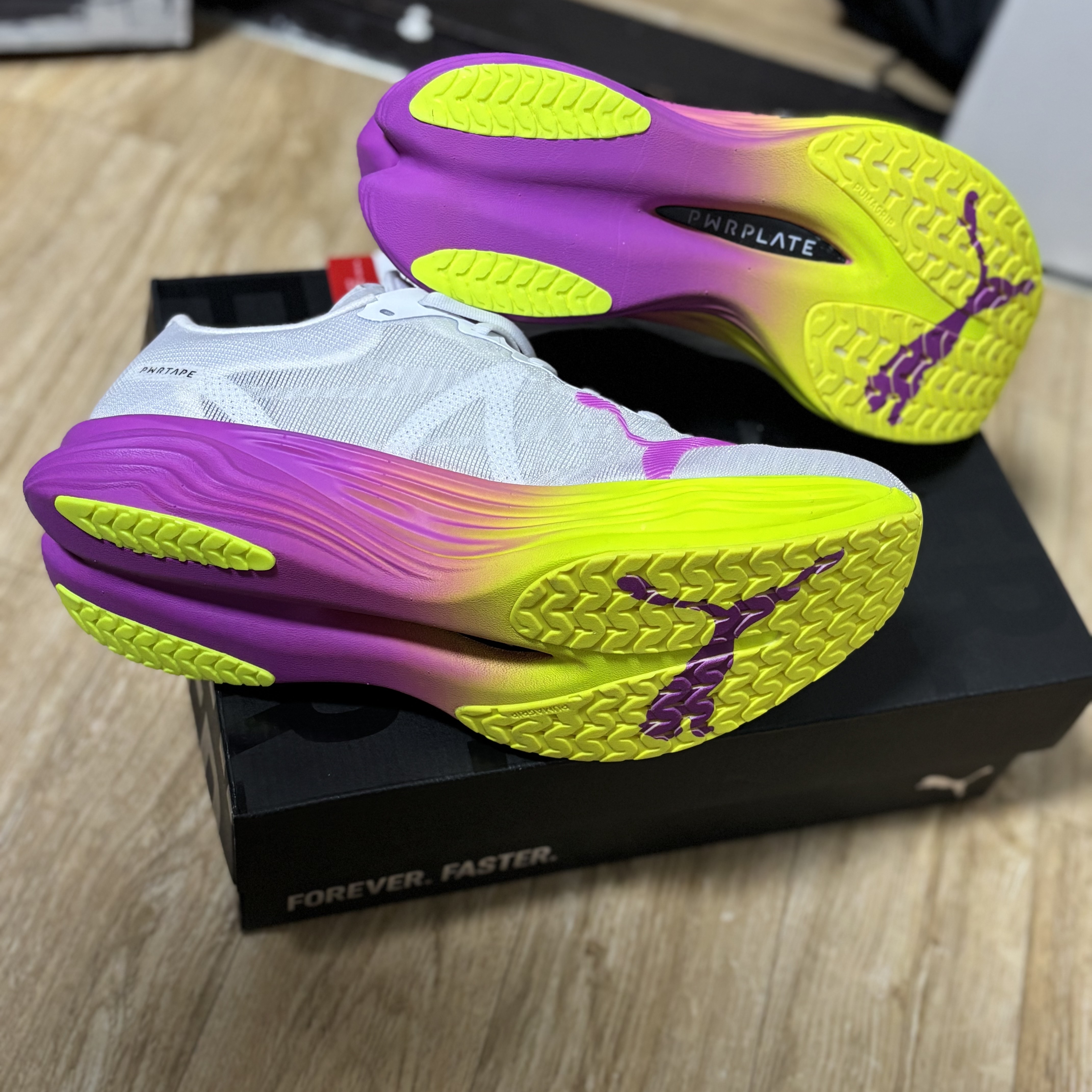 Puma Deviate Nitro Elite 3 White Pure Magenta 착용 스타일