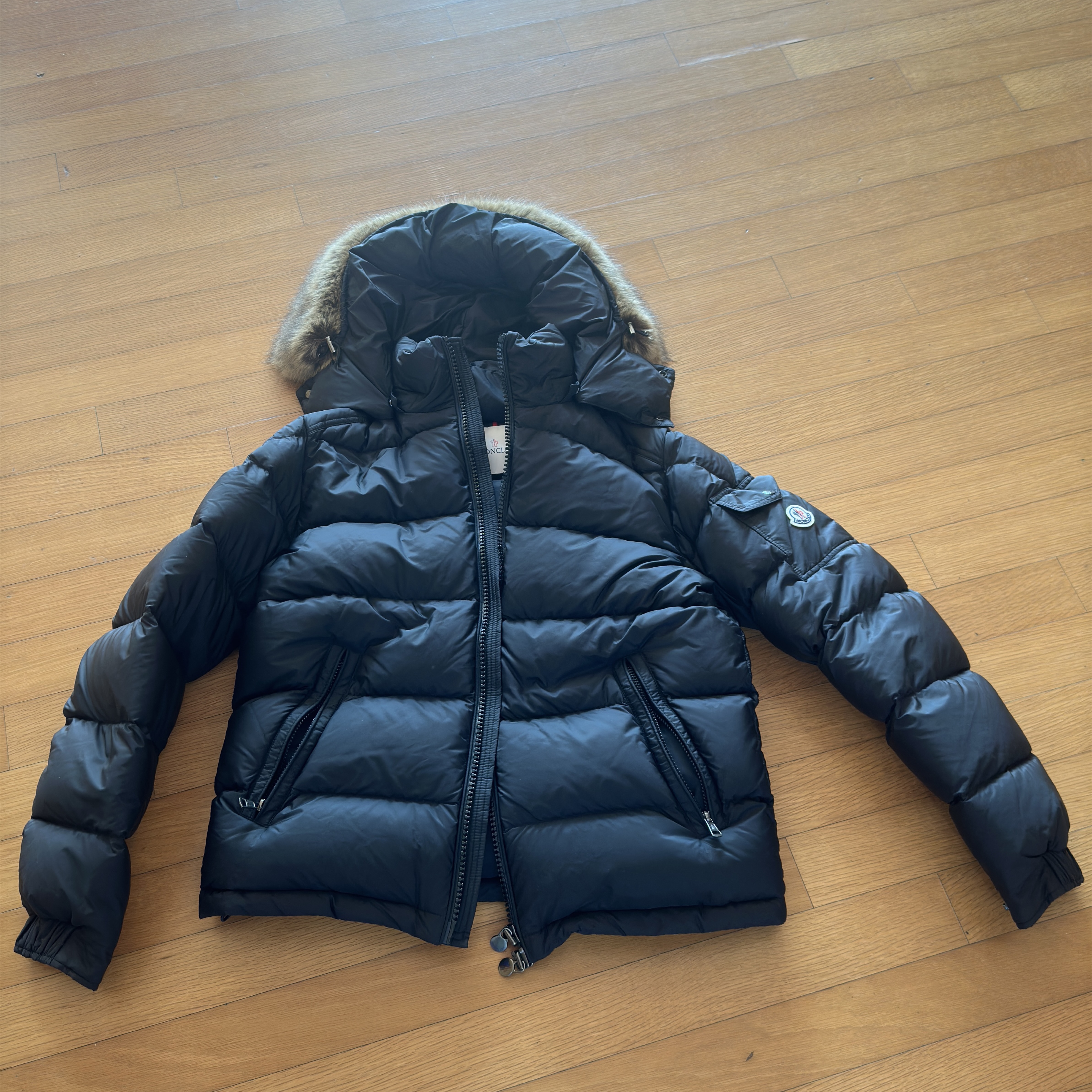 Moncler Mayaf Short Down Jacket Black - 23FW 착용 스타일