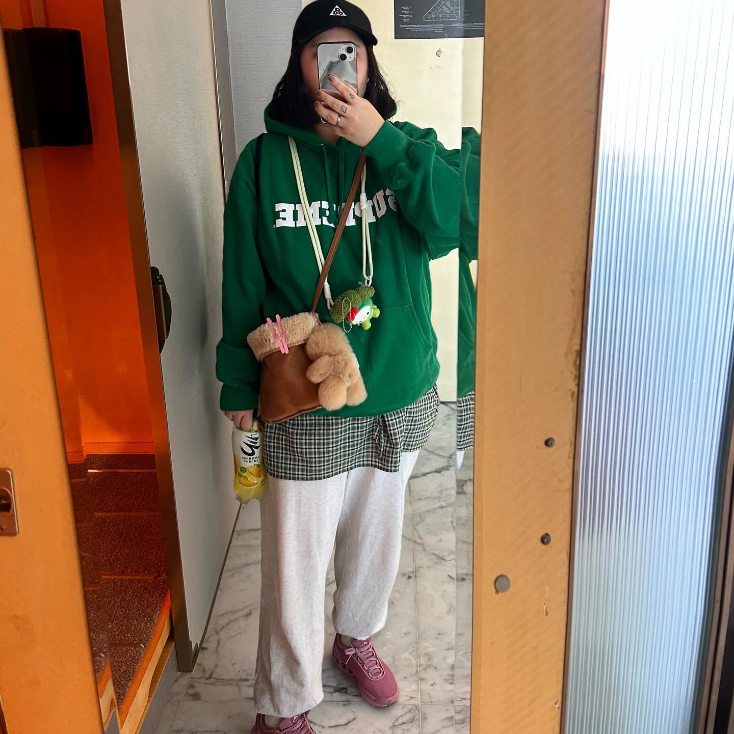 Nike ACG Trail Cap Black, Supreme Collegiate Hooded Sweatshirt Dark Green - 24SS 착용 스타일 - 2