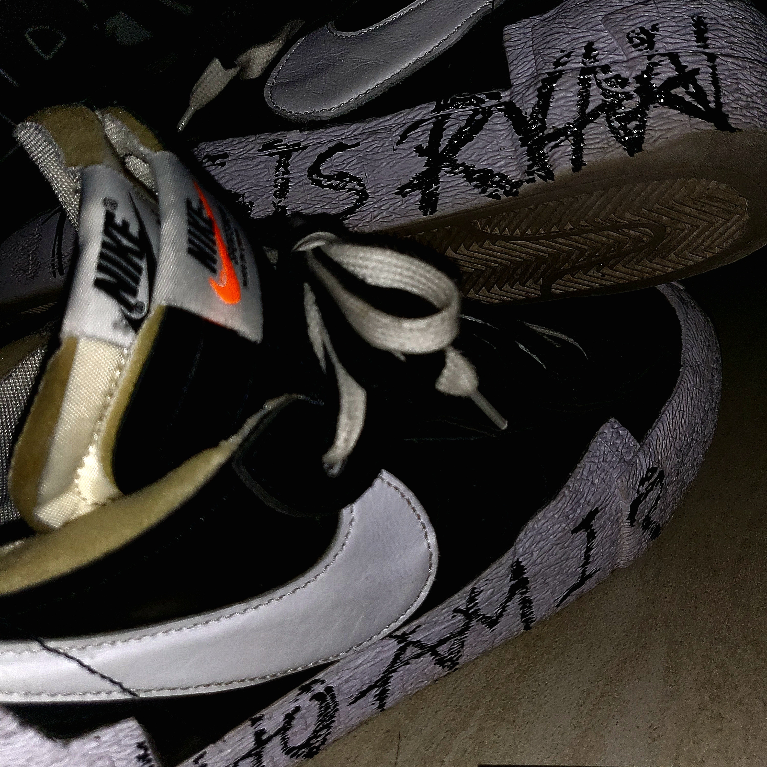 Nike x Peaceminusone Air Force 1 Low Para-Noise 3.0 Black and Multicolor, Nike x Sacai Blazer Low Black Patent Leather 착용 스타일 - 3