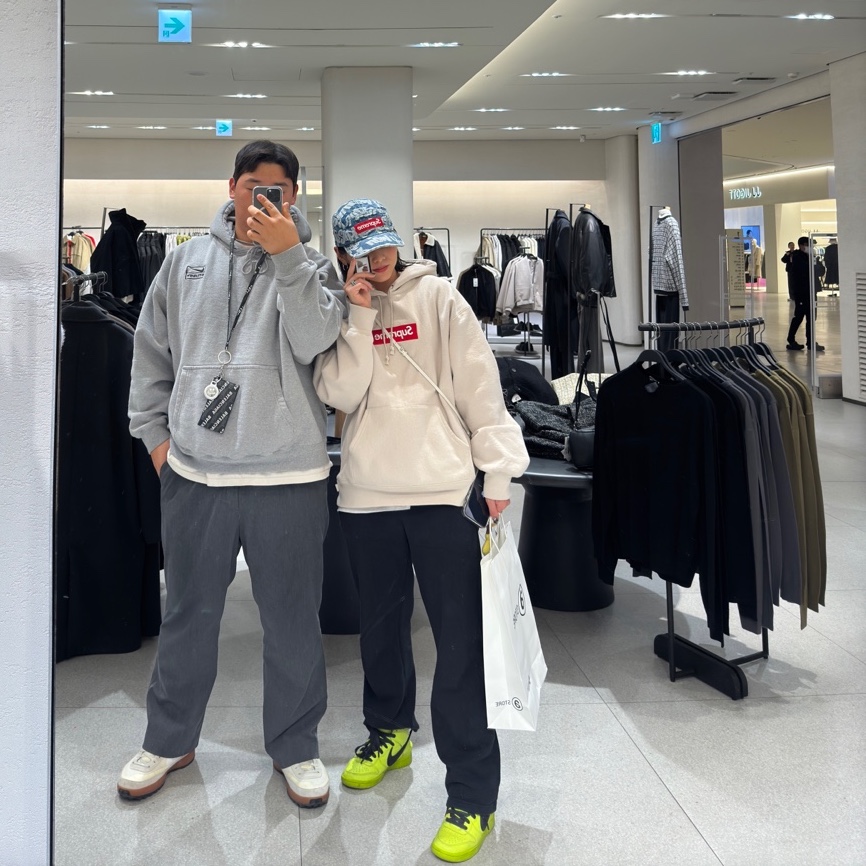 Supreme Box Logo Hooded Sweatshirt Stone - 24FW, Nike x Ambush Dunk High Flash Lime 착용 스타일