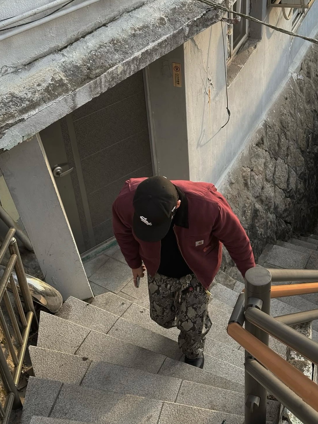 Carhartt WIP Organic Cotton Dearborn Canvas OG Detroit Jacket Malbec Aged Canvas - Winter 착용 스타일 - 6