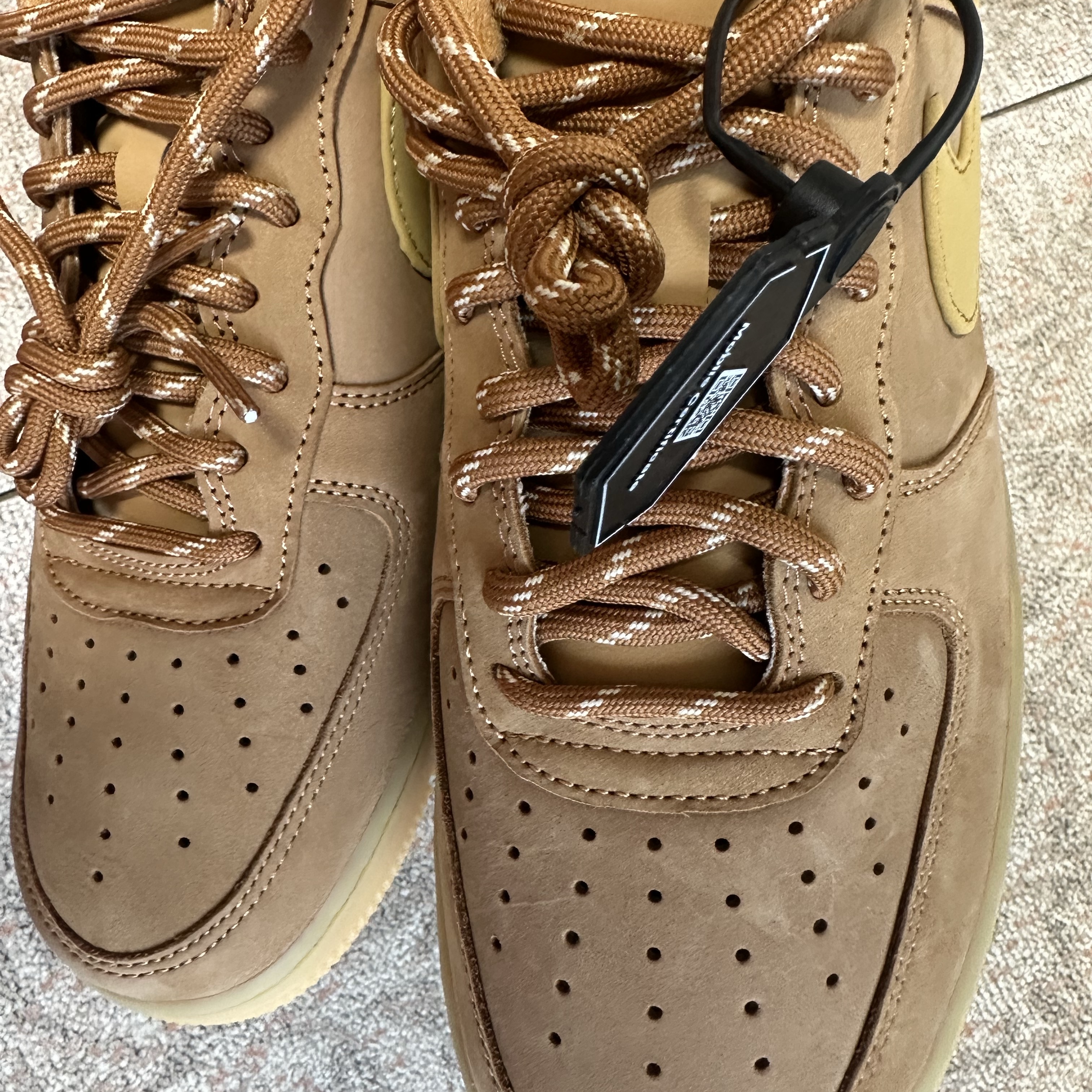 Nike Air Force 1 '07 WB Flax 착용 스타일