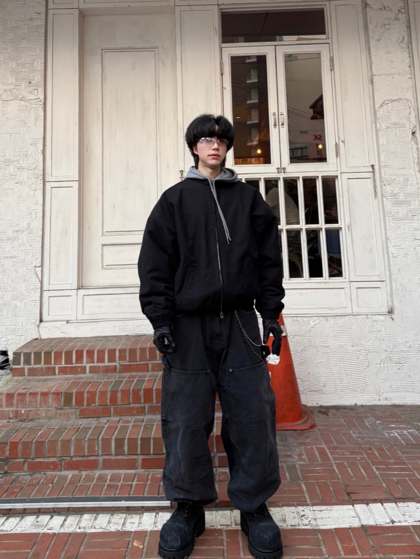 Nonnod Moleskine Bomber Jacket Matt Black, Balenciaga Stomper Bootie Black 착용 스타일 - 5