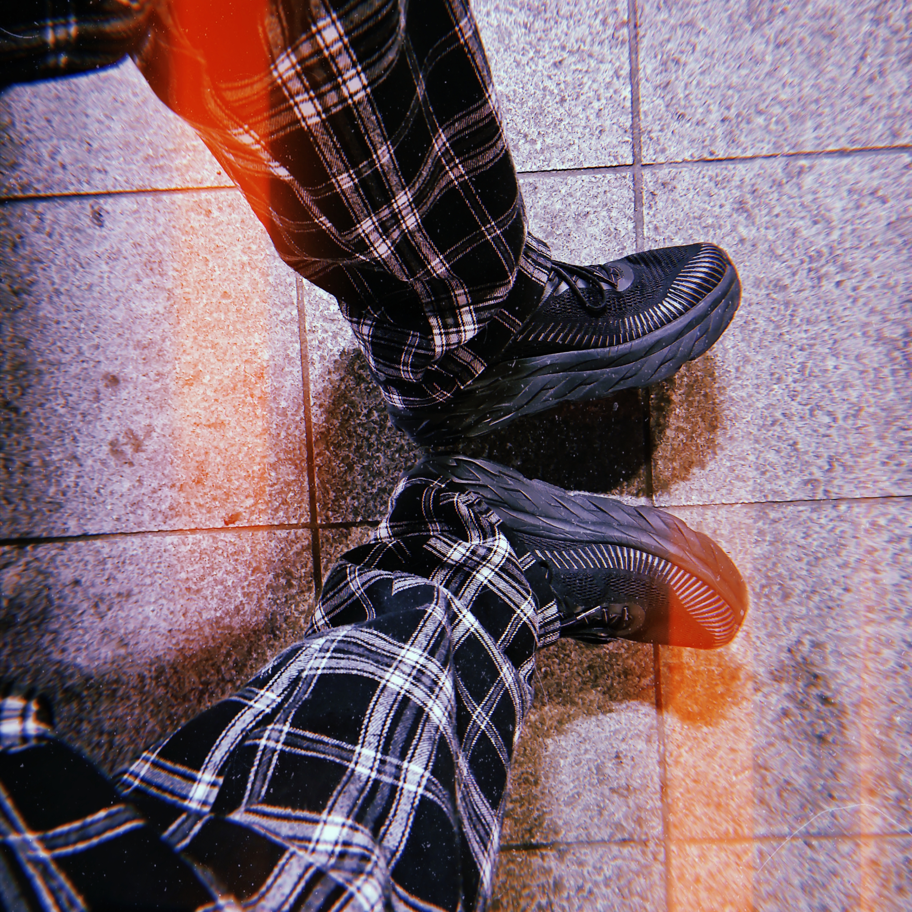 Hoka Bondi 7 Black 착용 스타일