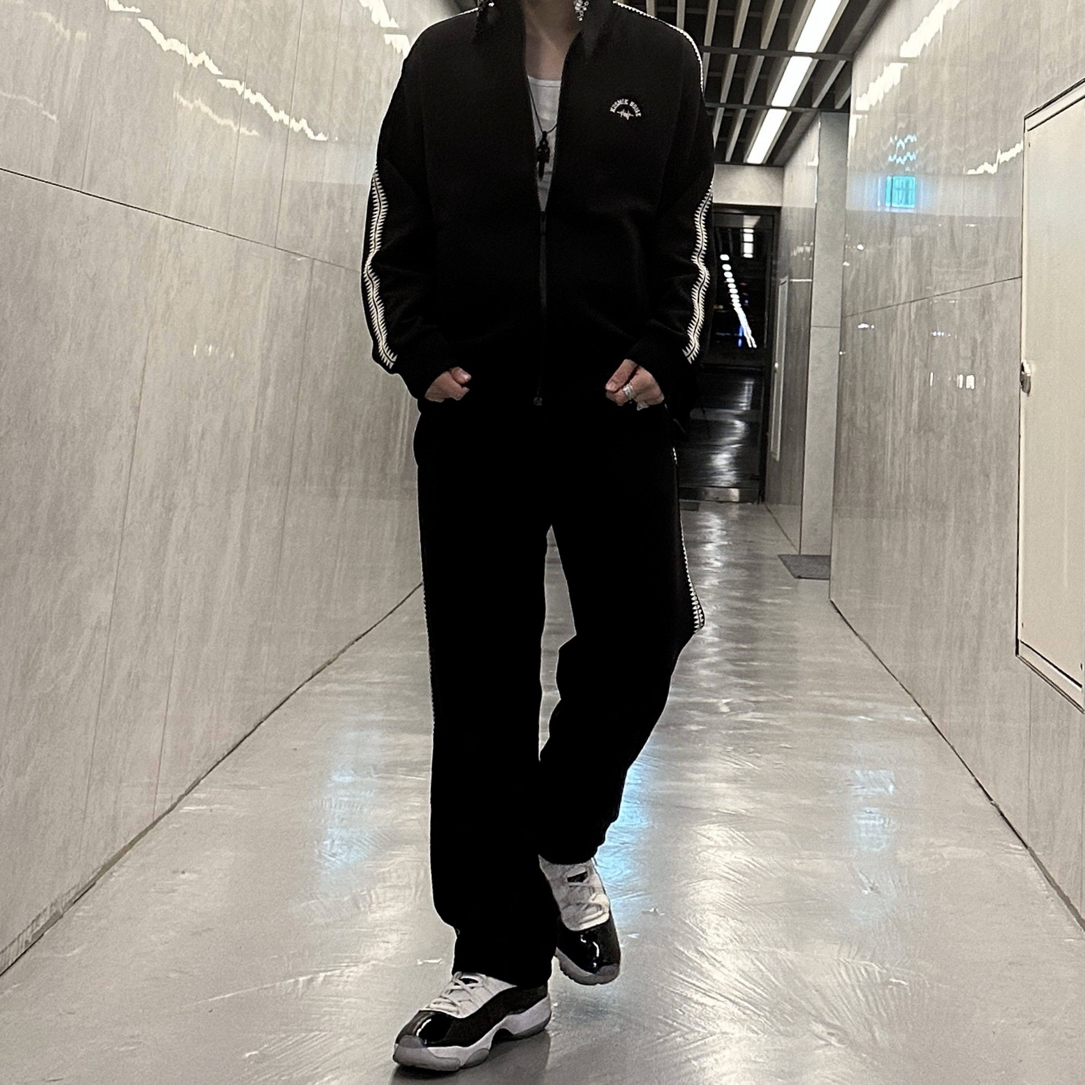 Jordan 11 Retro Concord 2018, GU x Undercover Track Pants Black 착용 스타일 - 5
