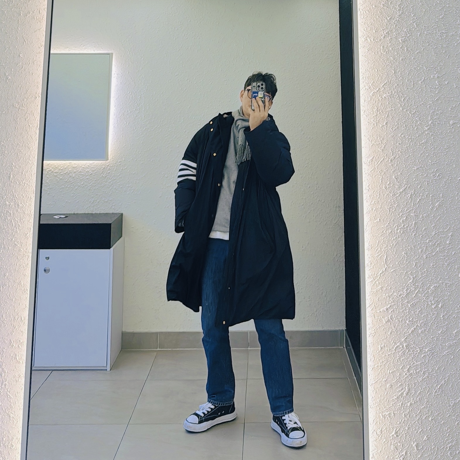 Thom Browne Poly Twill Downfill Hooded Football 4-Bar Parka Navy, Stone Island 63020 Crewneck Sweatshirt Melange Grey - 21FW 착용 스타일