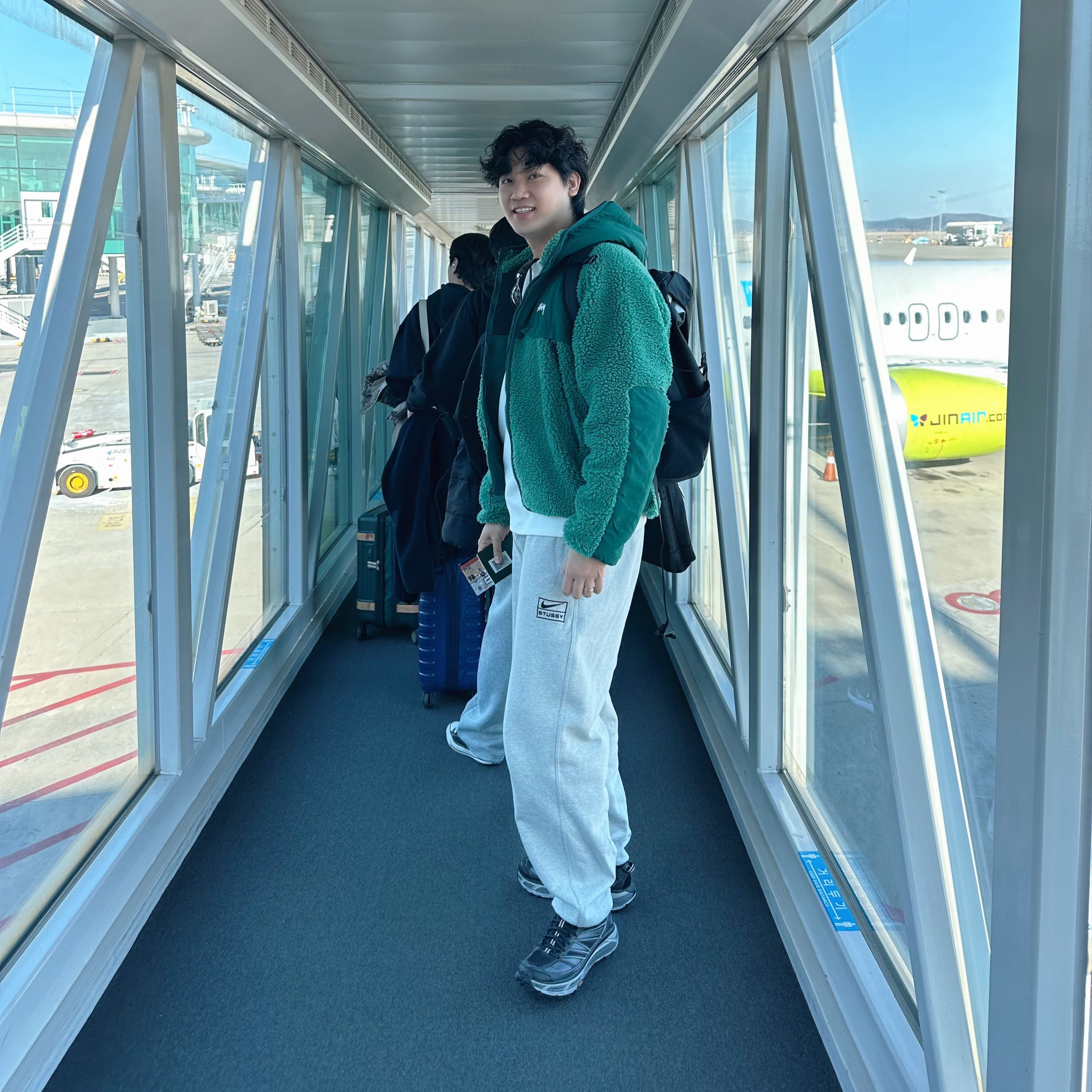 Stussy Sherpa Paneled Hooded Jacket Teal, Nike x Stussy Fleece Pants Grey Heather (FN5231-050) 착용 스타일