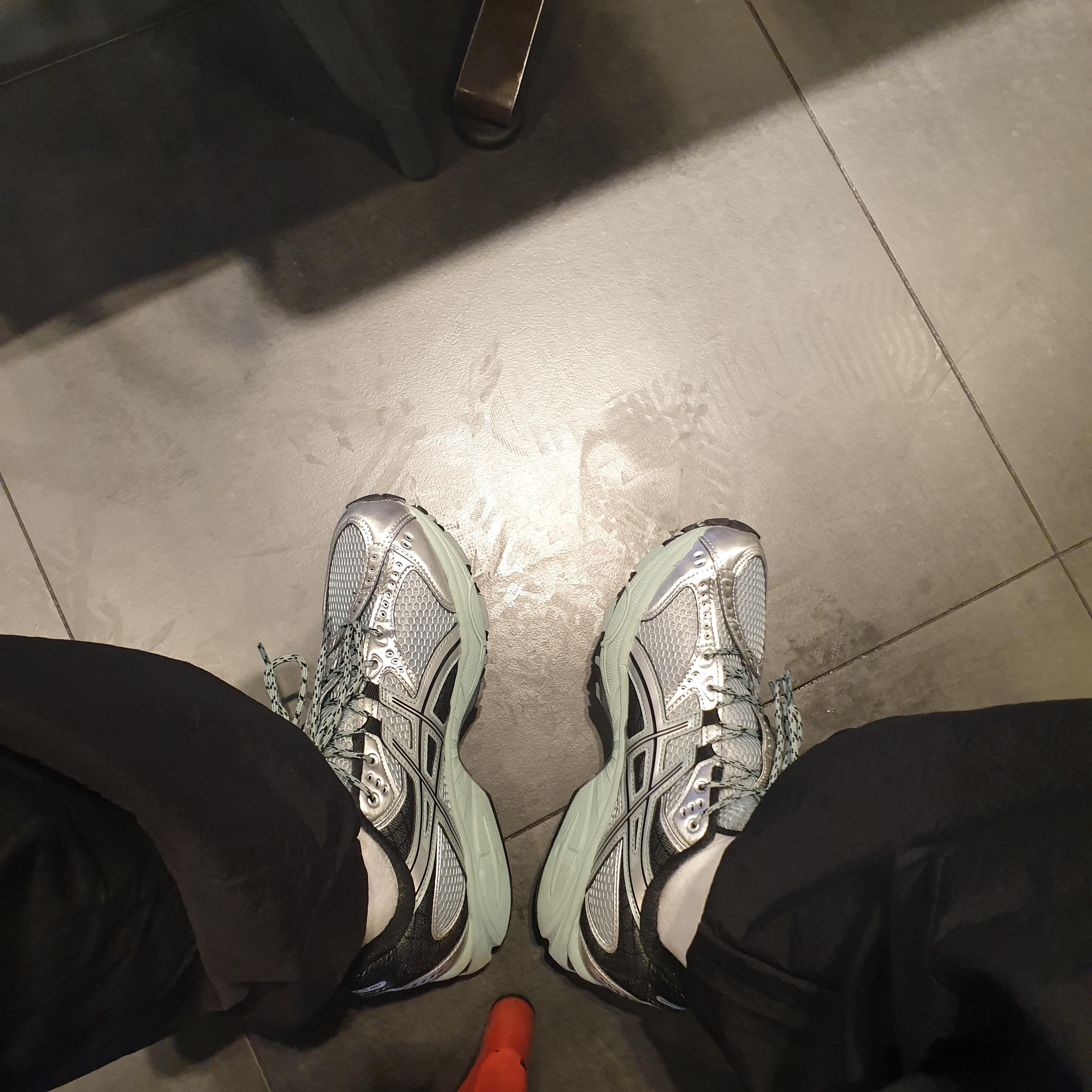 Asics Gel-Nimbus 10.1 Ocean Haze Pure Silver 착용 스타일 - 1
