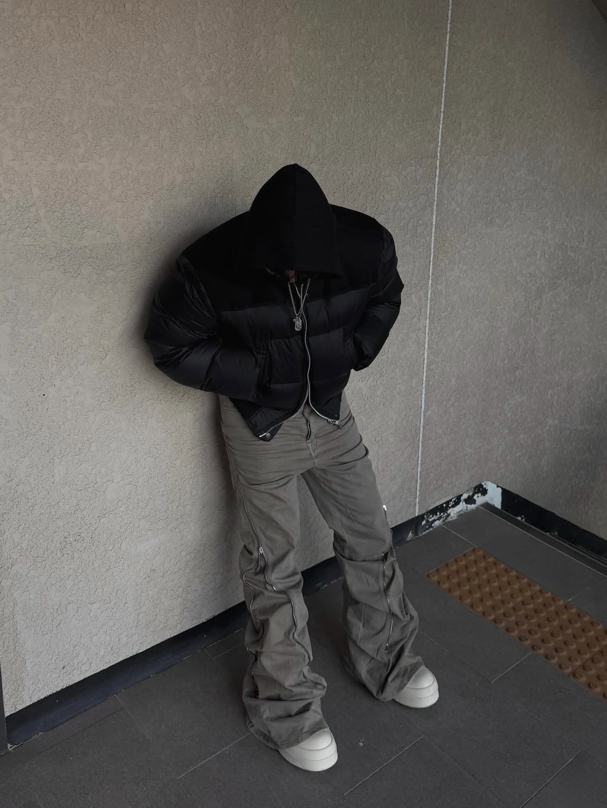 Haleine Cropped Duck Down Bomber Jacket Black (VJ419) 착용 스타일