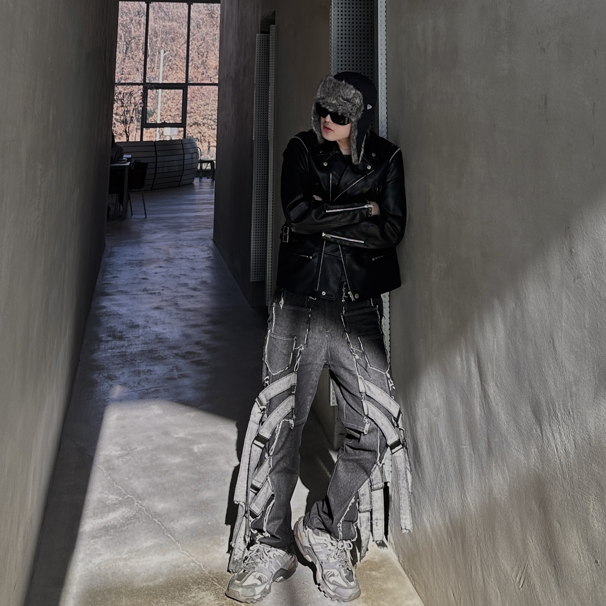 Balenciaga Track Sneakers Grey White 2019 착용 스타일 - 8