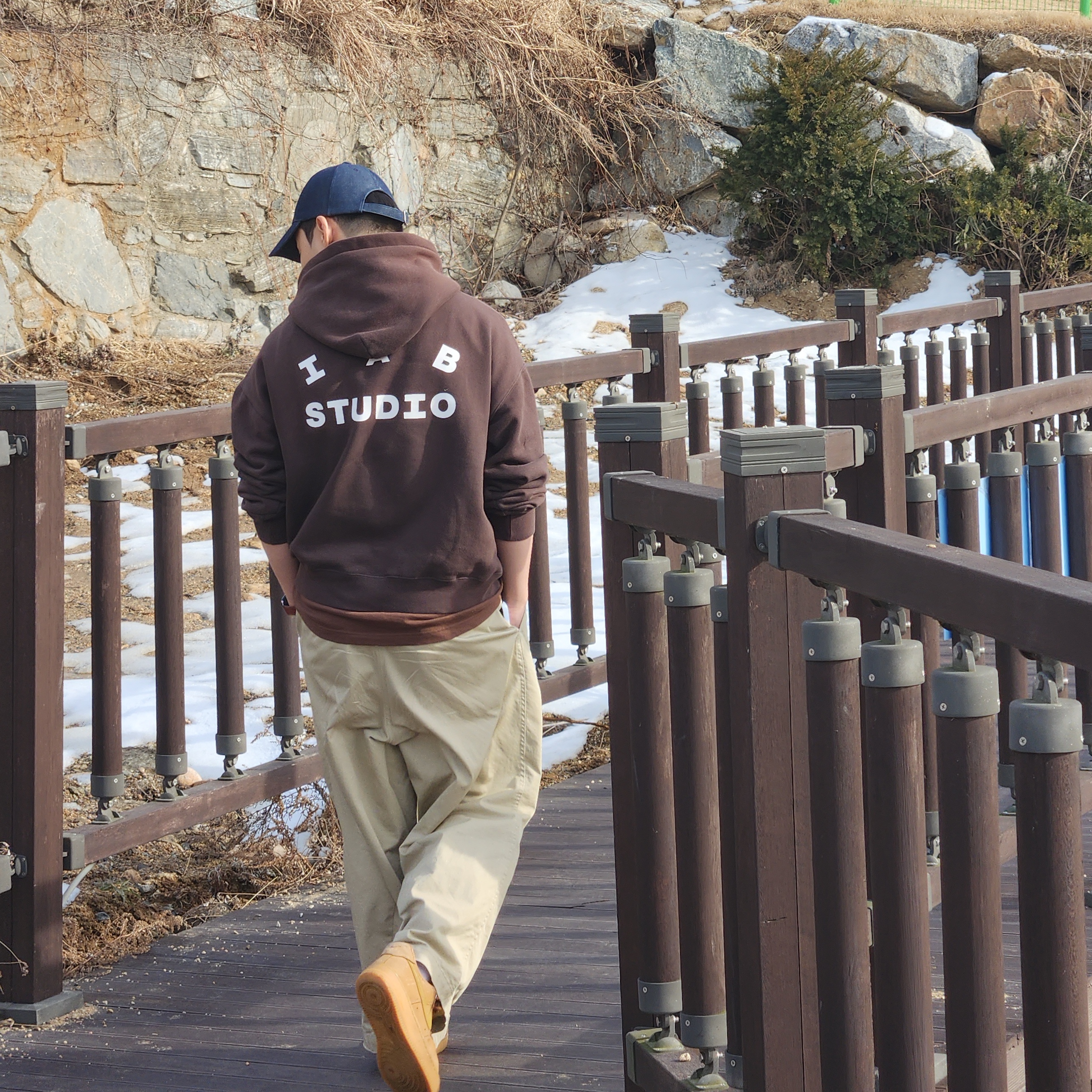 IAB Studio Hoodie Brown, Nike Air Force 1 '07 WB Flax 착용 스타일 - 2
