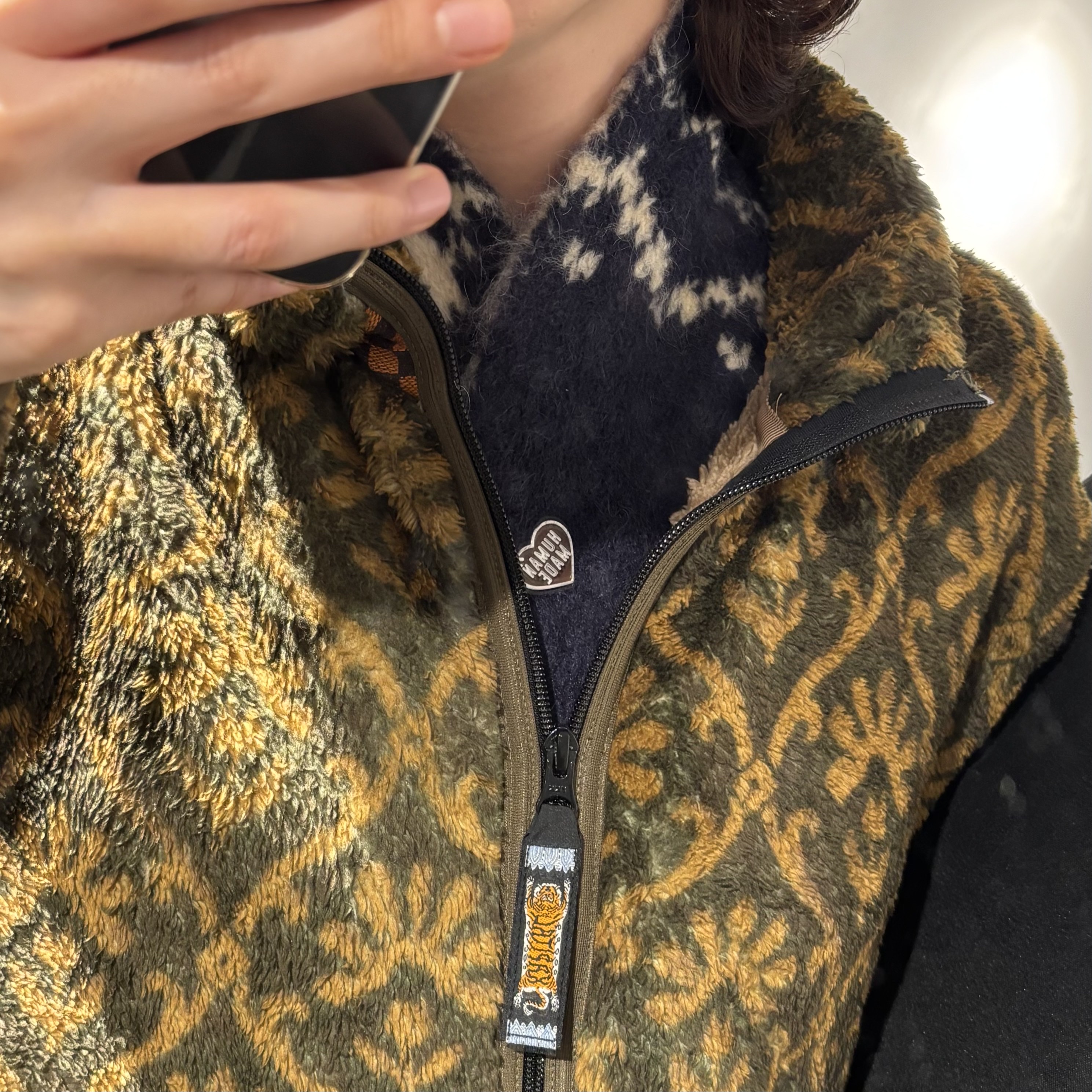 Kapital Yosemite Arabesque Pattern Fleece Zip Blouson Khaki, Vans Slip-On Checkerboard 착용 스타일 - 3