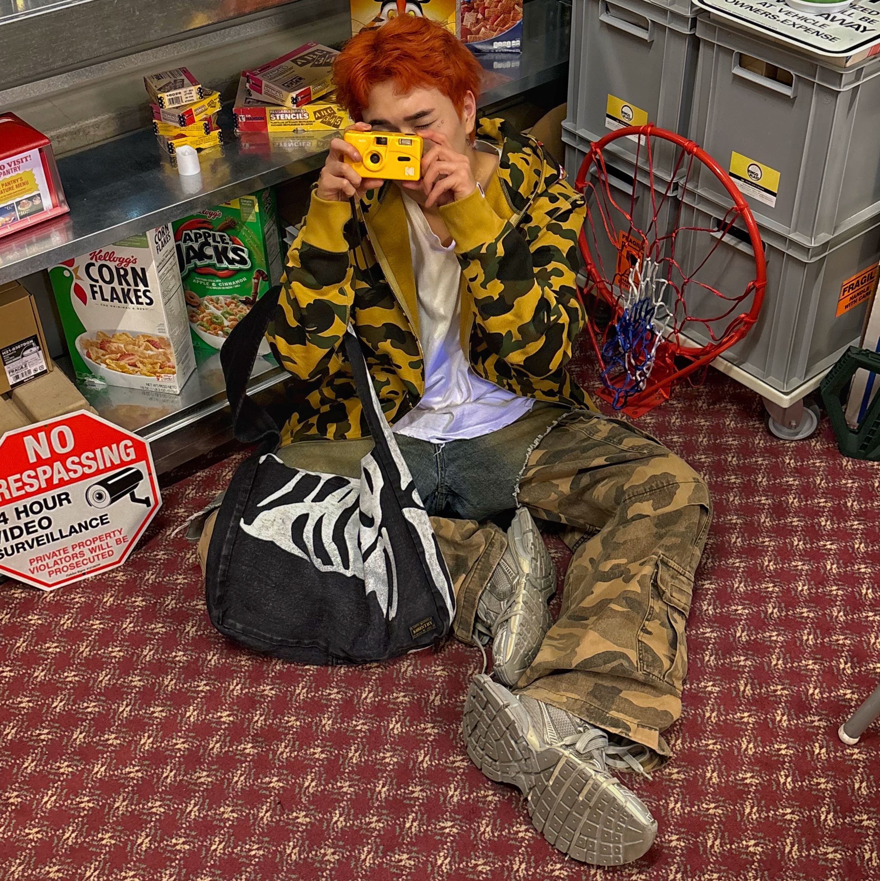 BAPE 1st Camo Shark Full Zip Hoodie Yellow, Kapital 14 oz. Denim Bone Print Book Bag Black 착용 스타일 - 3