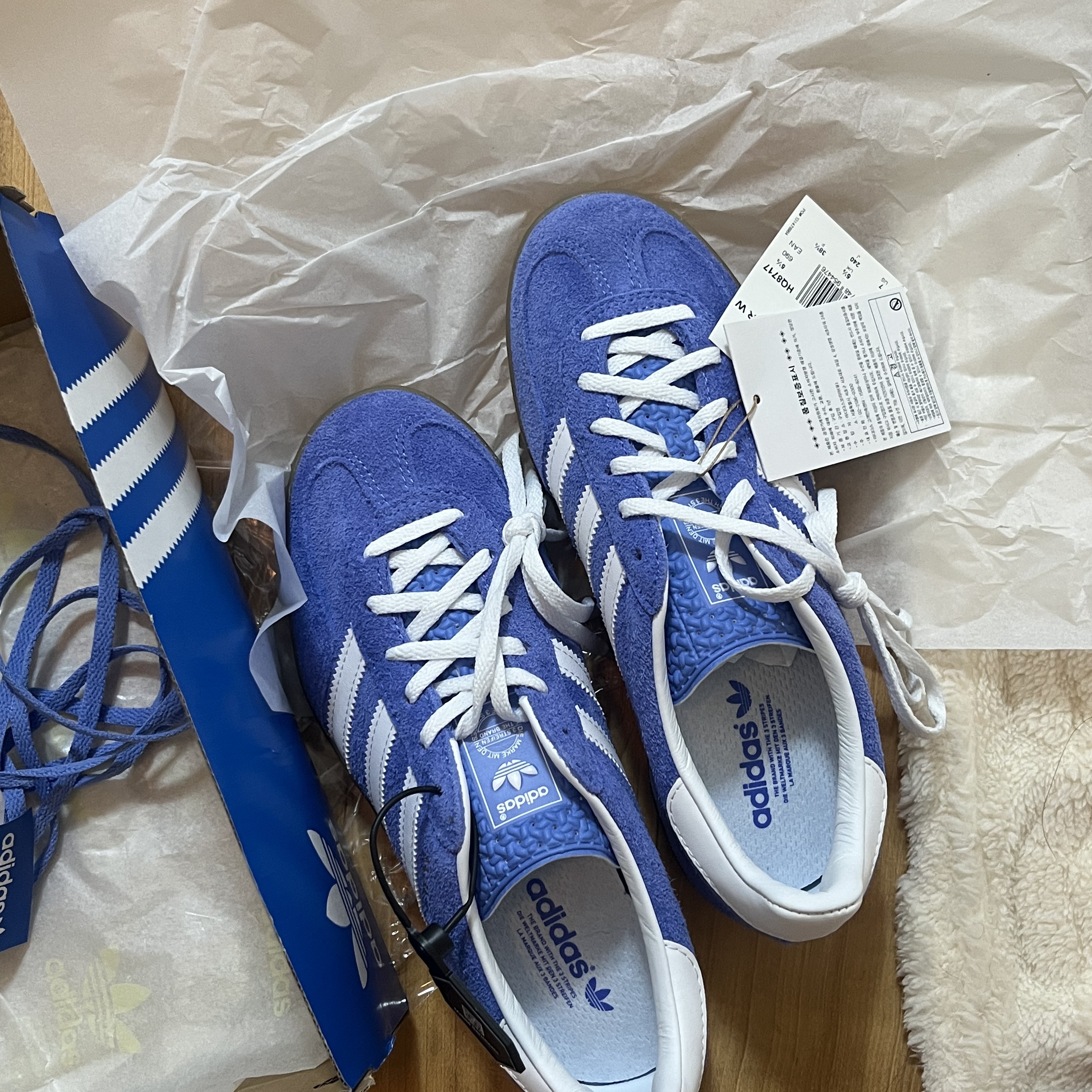 (W) Adidas Gazelle Indoor Blue Fusion Cloud White 착용 스타일