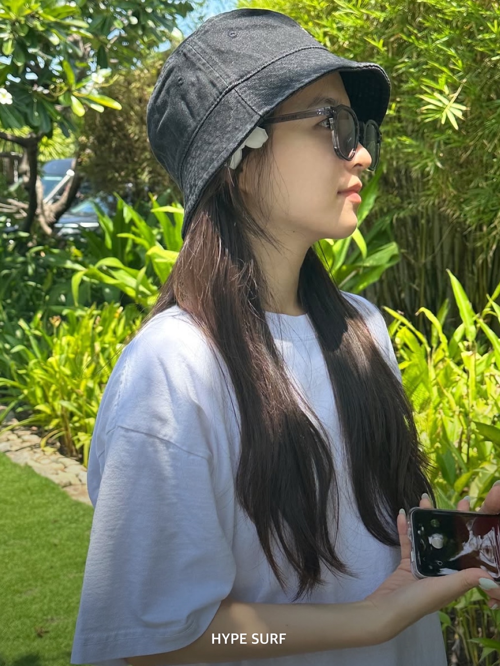 (W) Celine Triomphe Embroidery Bucket Hat in Seamless Cashmere Black, Celine Mini Backpack Folco in Triomphe Canvas and Calfskin Tan 착용 스타일 - 7