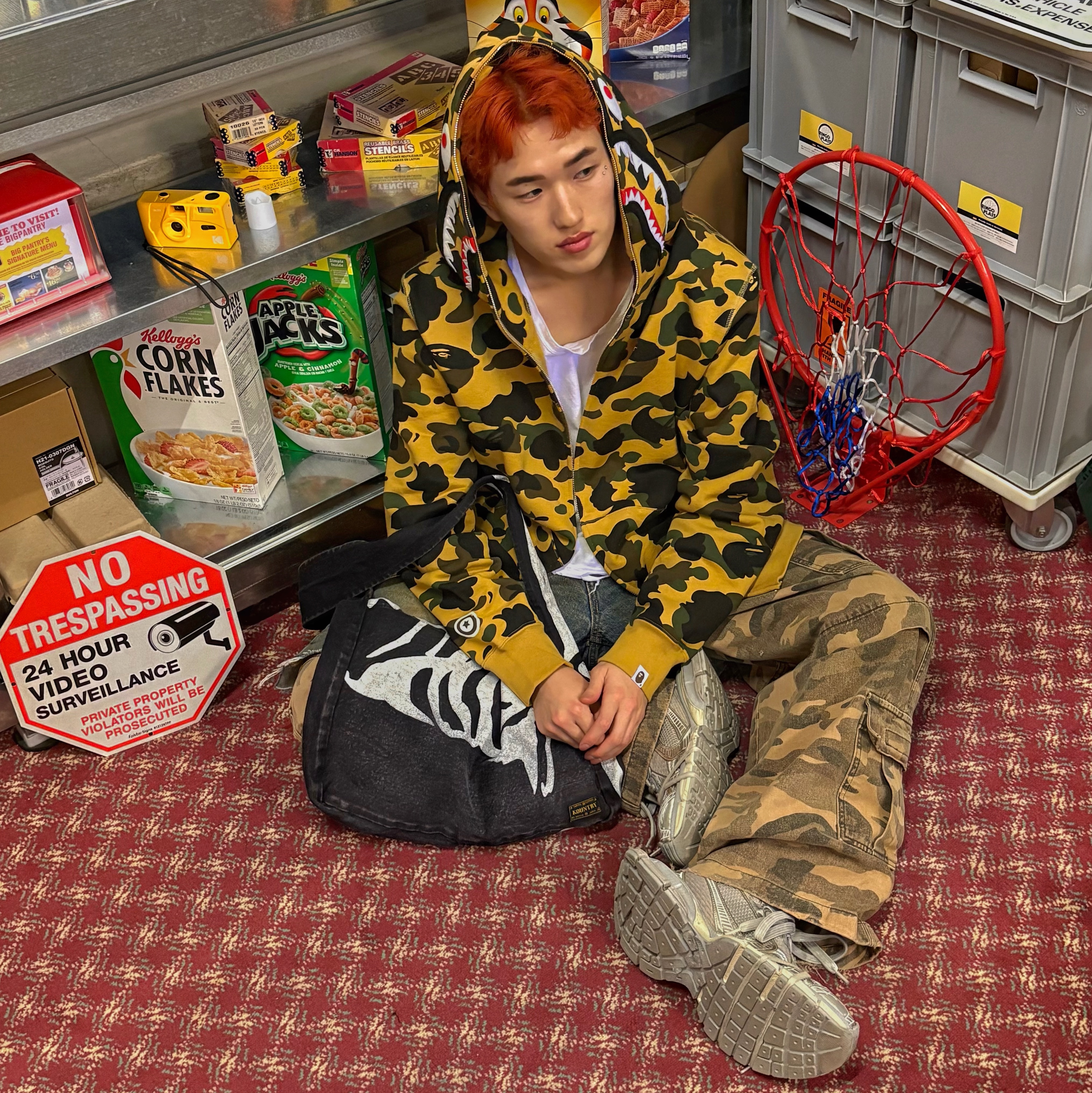 BAPE 1st Camo Shark Full Zip Hoodie Yellow, Kapital 14 oz. Denim Bone Print Book Bag Black 착용 스타일 - 1