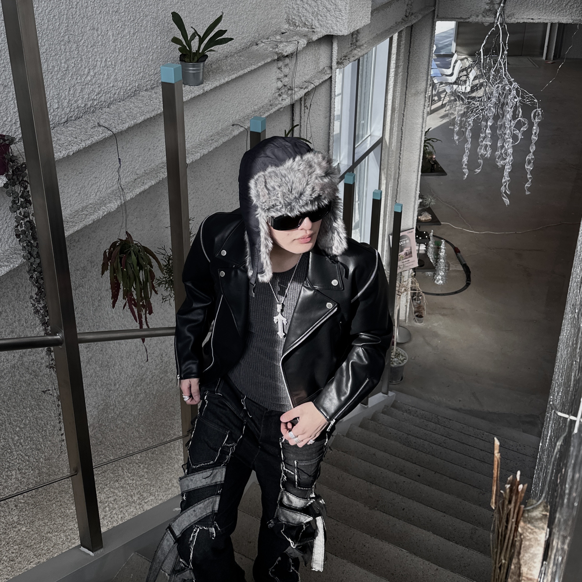 Balenciaga Track Sneakers Grey White 2019 착용 스타일 - 10