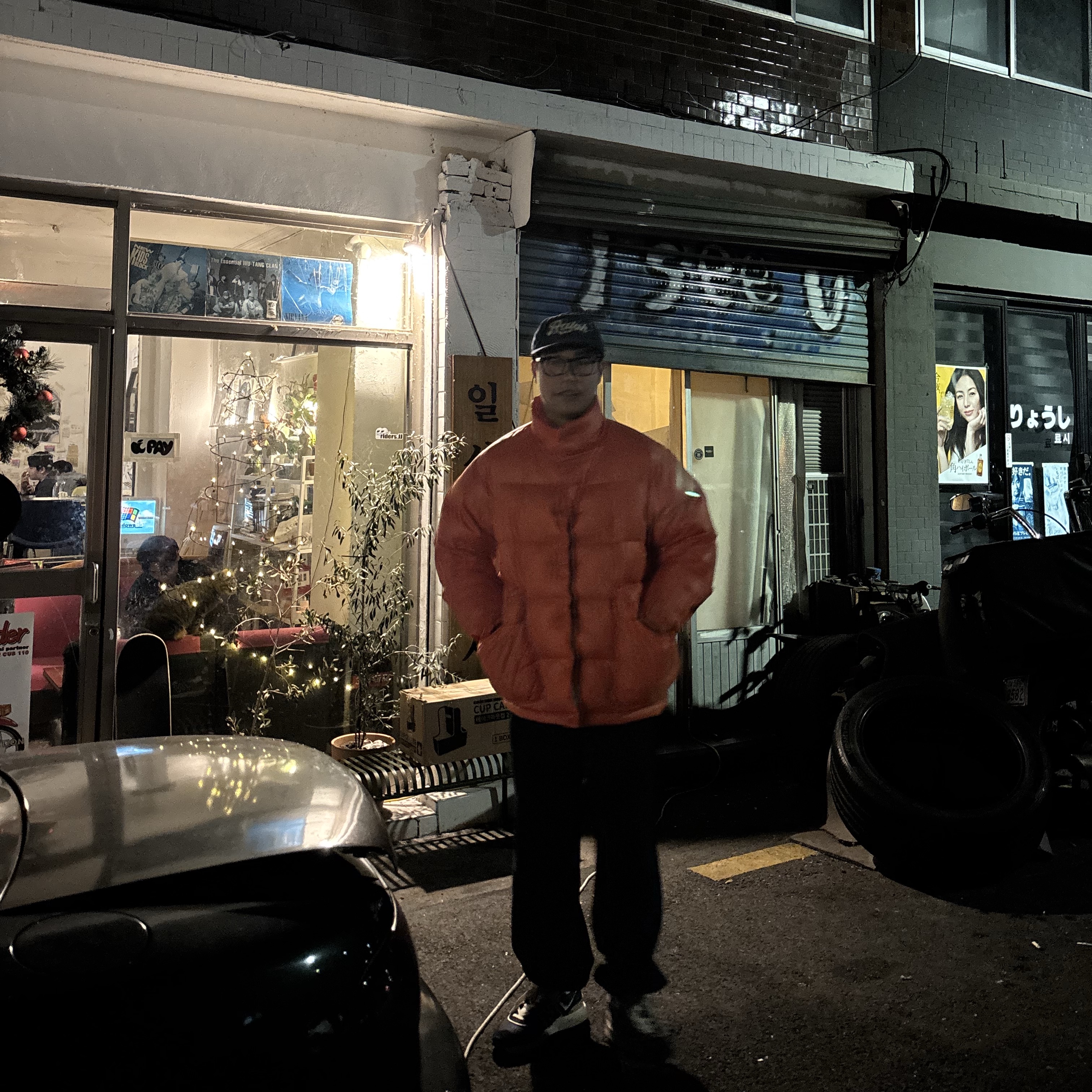 Daiwa Pier39 Tech Backpacker Down Parka Dark Orange, New Balance 574 Legacy Navy 착용 스타일 - 2