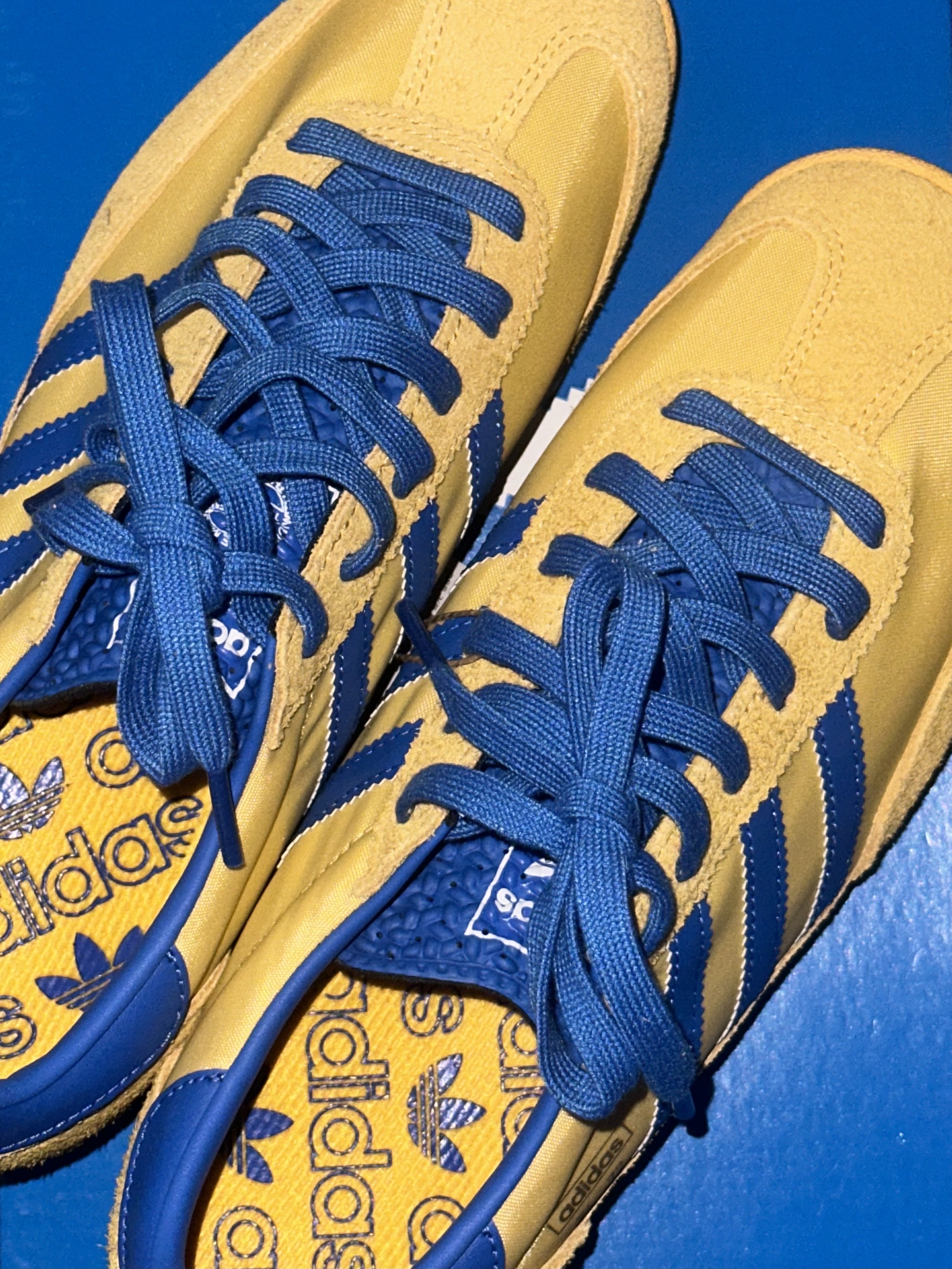 Adidas SL 72 RS Utility Yellow Bright Royal 착용 스타일 - 2