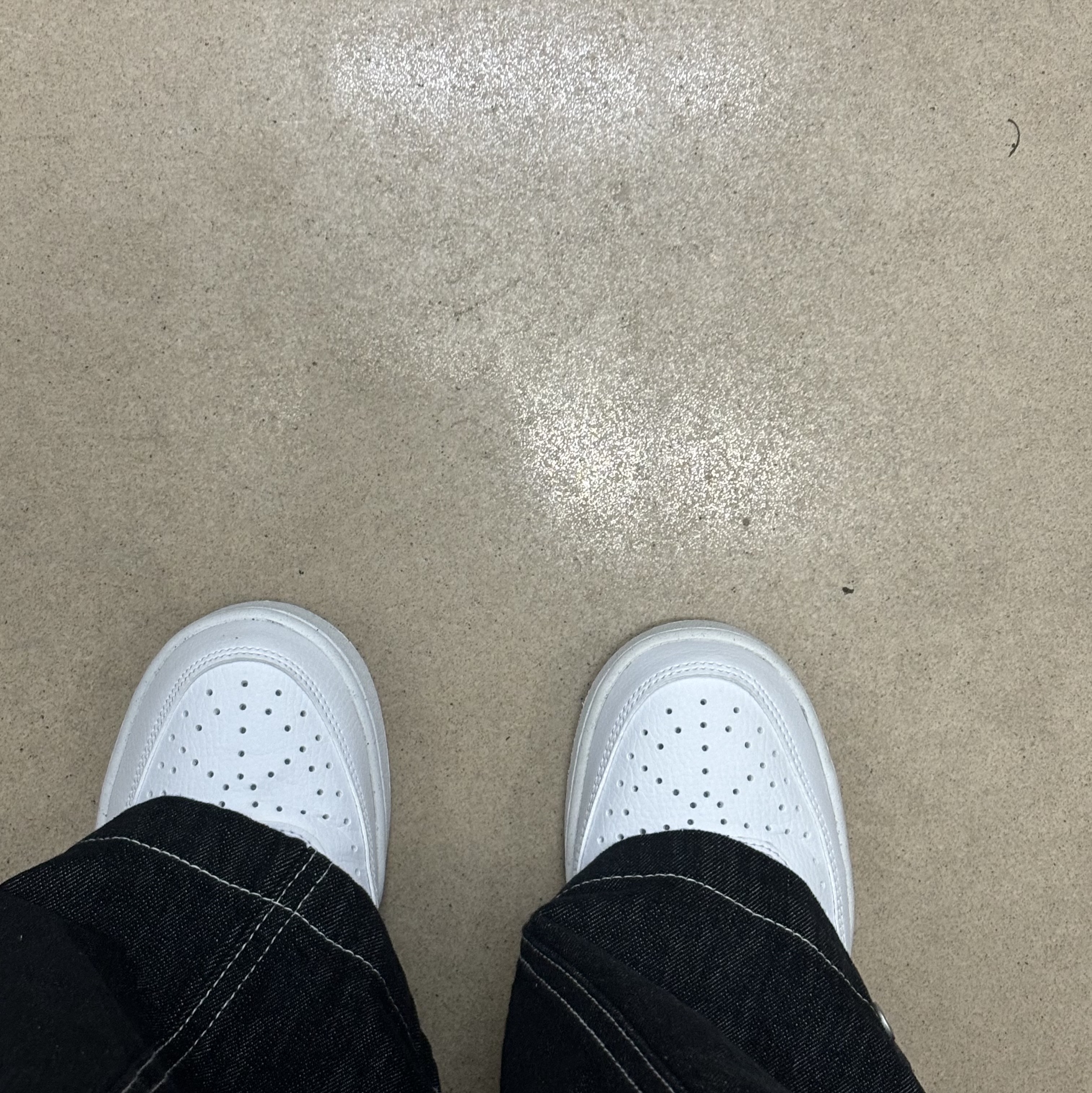 Nike Court Vision Low Next Nature White 착용 스타일